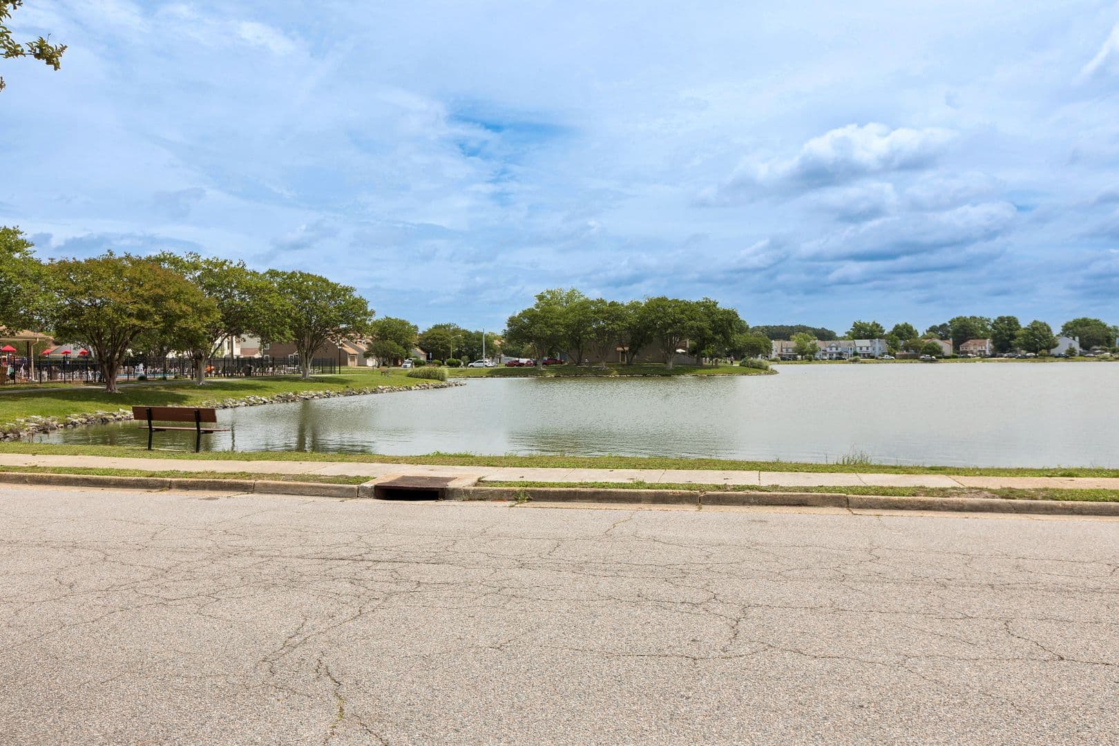 Virginia Beach House: 4800 Deming Court