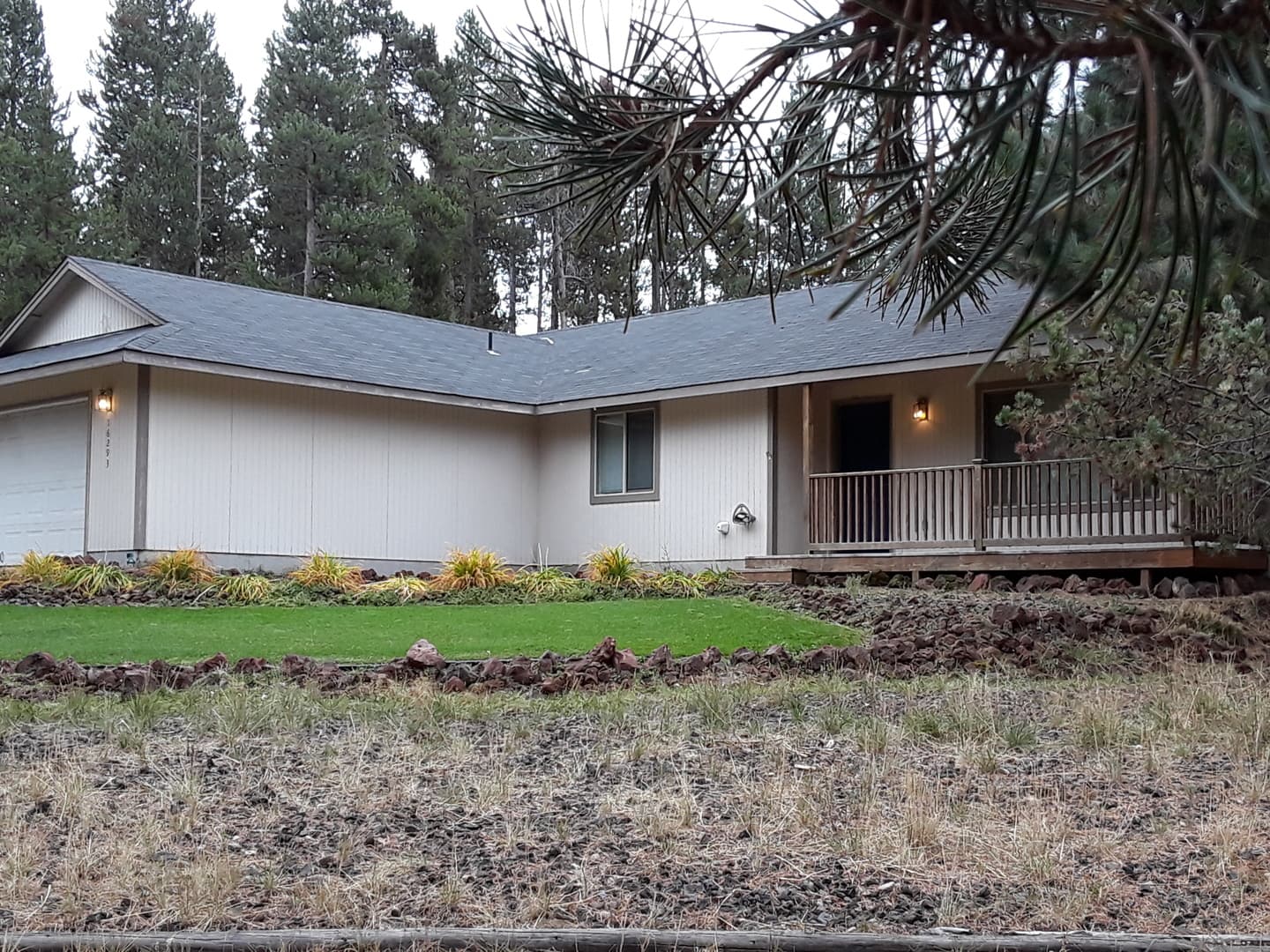 LaPine House: 16293 Lava Drive