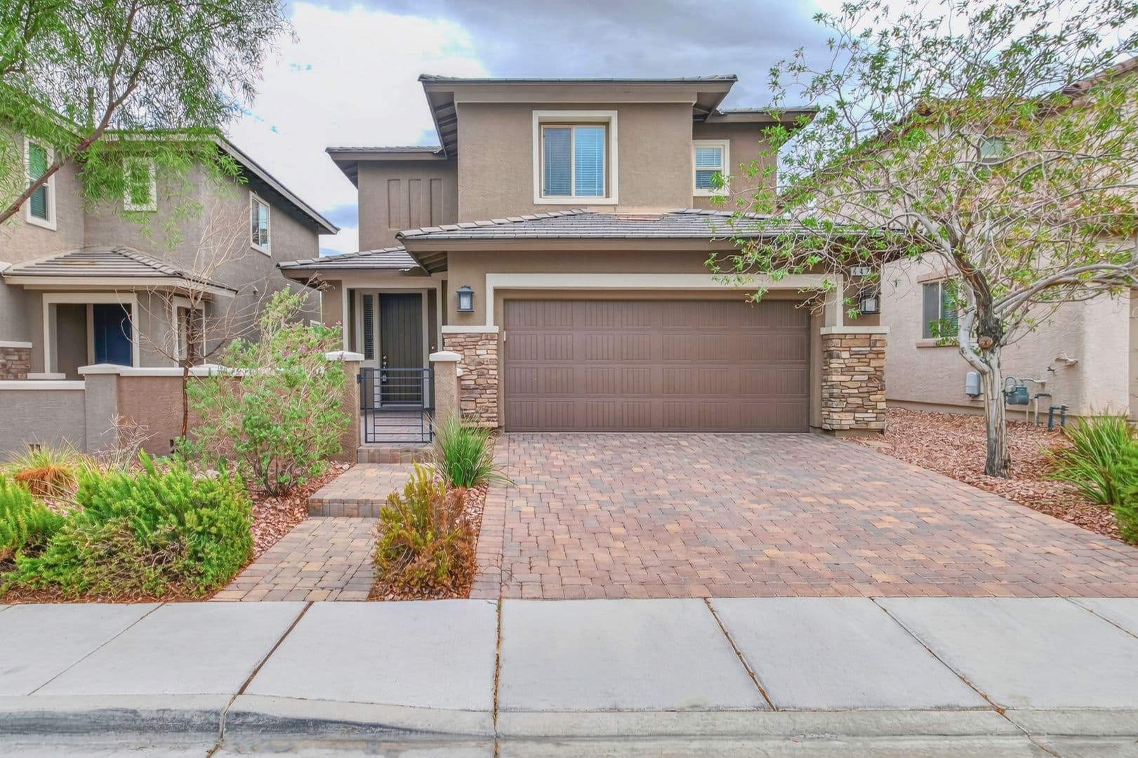 Henderson House: 442 Barcarolle Ln