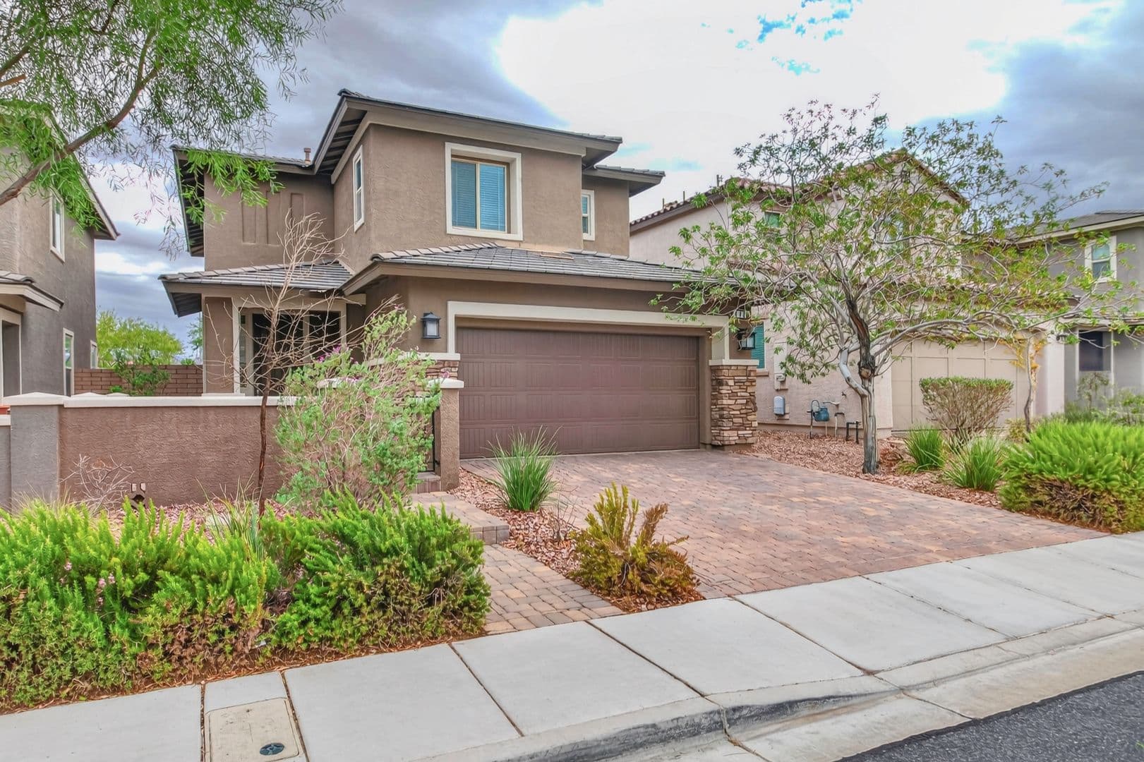 Henderson House: 442 Barcarolle Ln