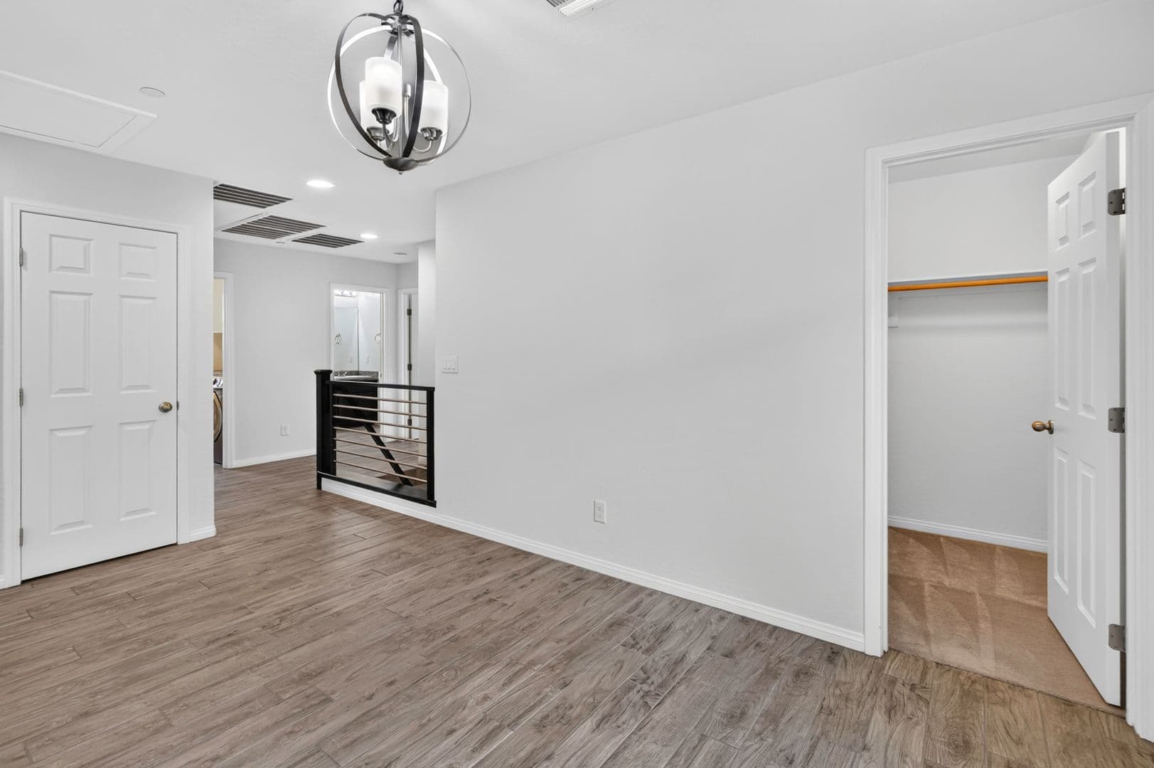 Henderson House: 442 Barcarolle Ln