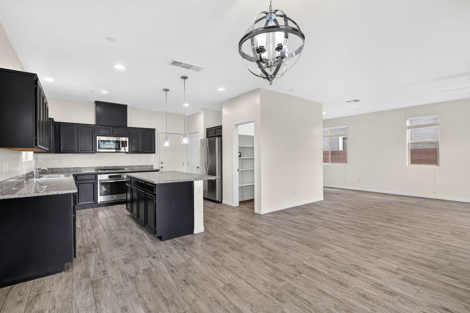 Henderson House: 442 Barcarolle Ln