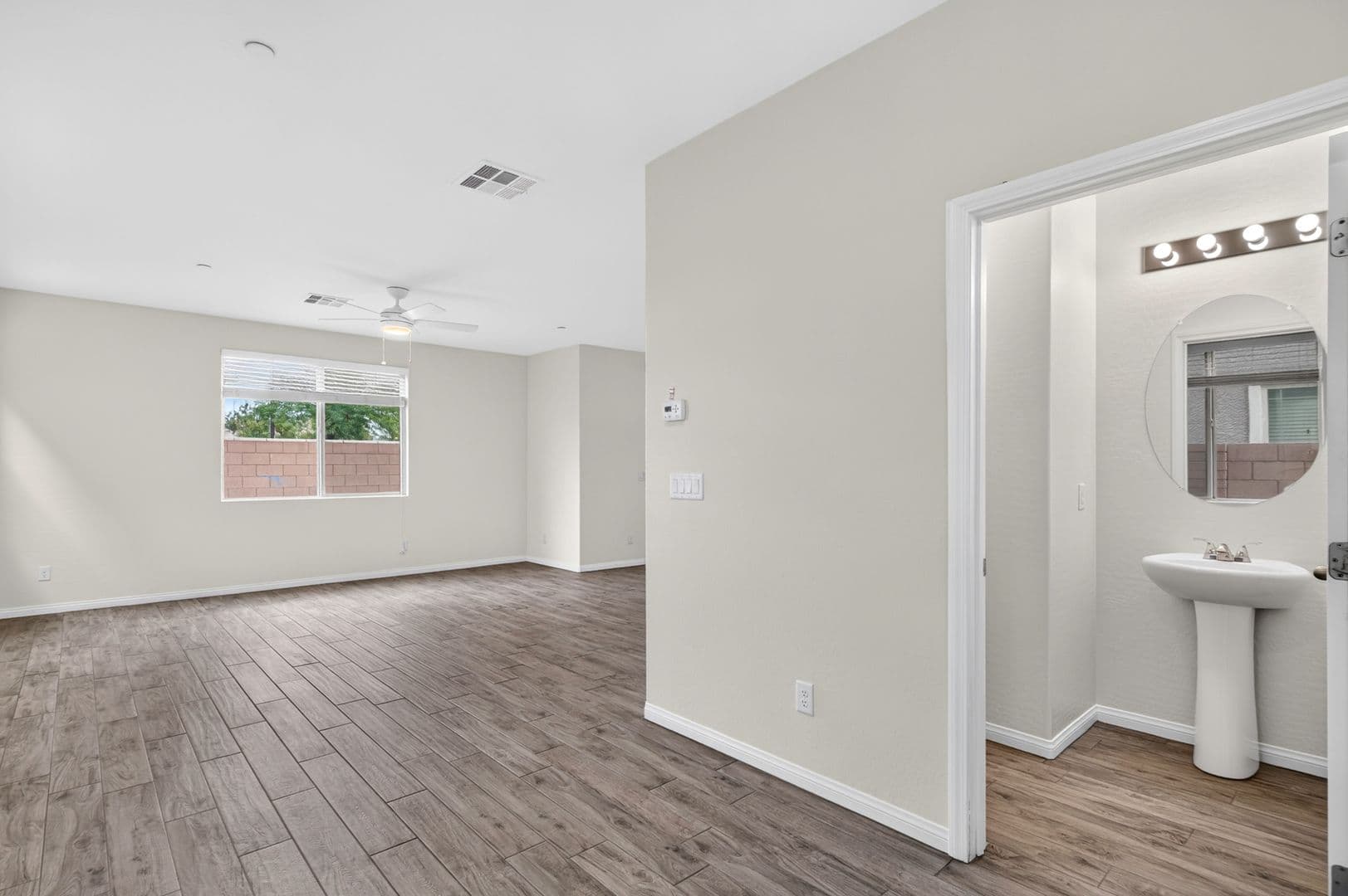 Henderson House: 442 Barcarolle Ln