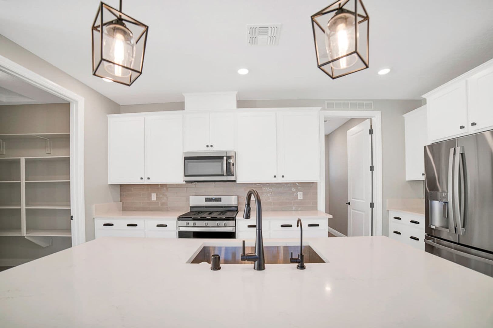 Henderson House: 36 Stone Bluff Ln
