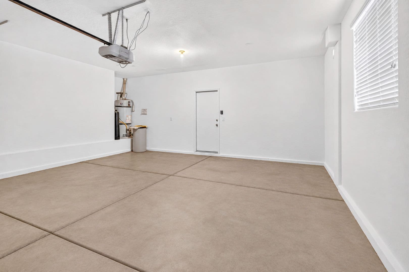 Henderson House: 442 Barcarolle Ln