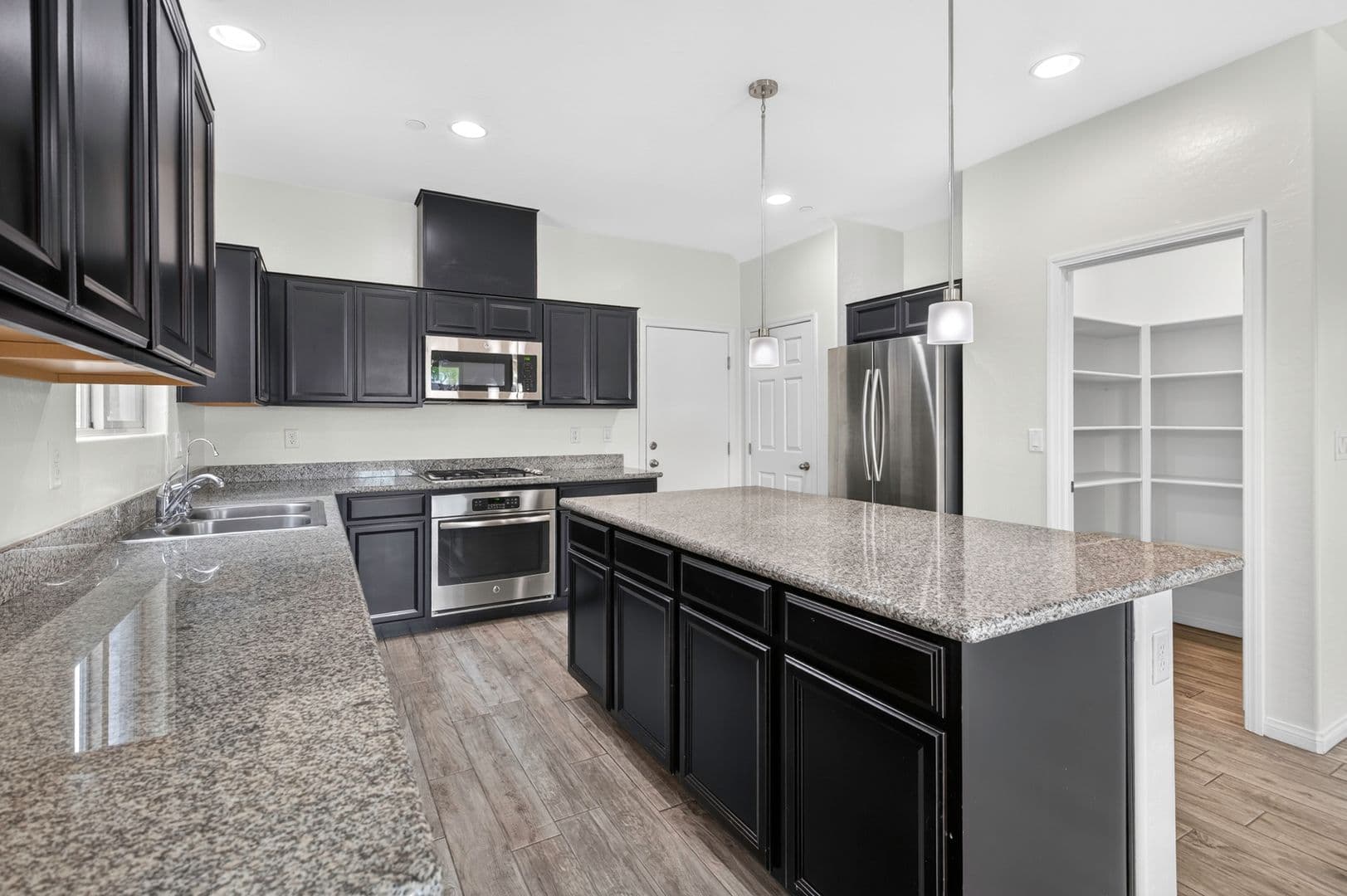 Henderson House: 442 Barcarolle Ln