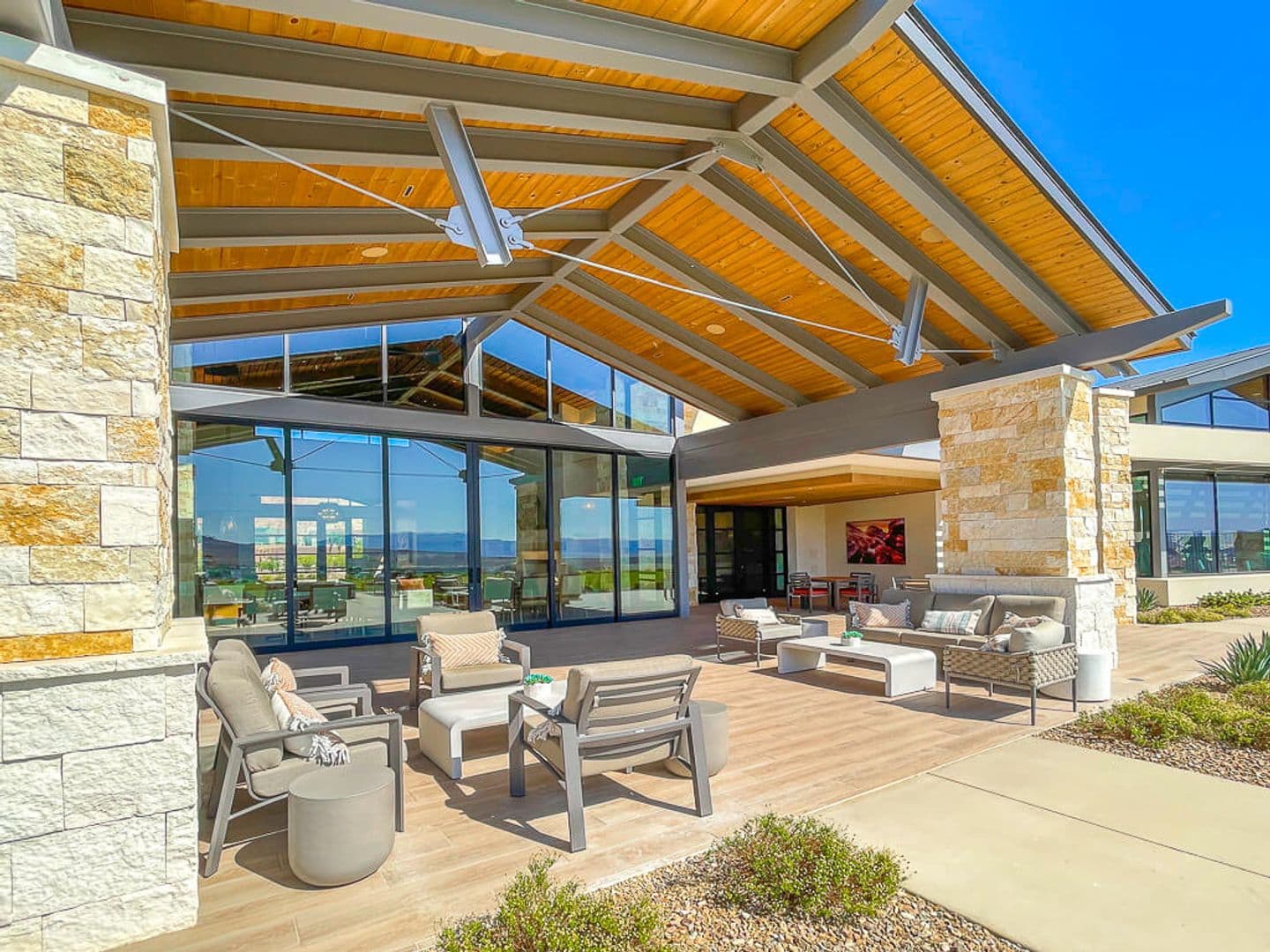 Henderson House: 36 Stone Bluff Ln