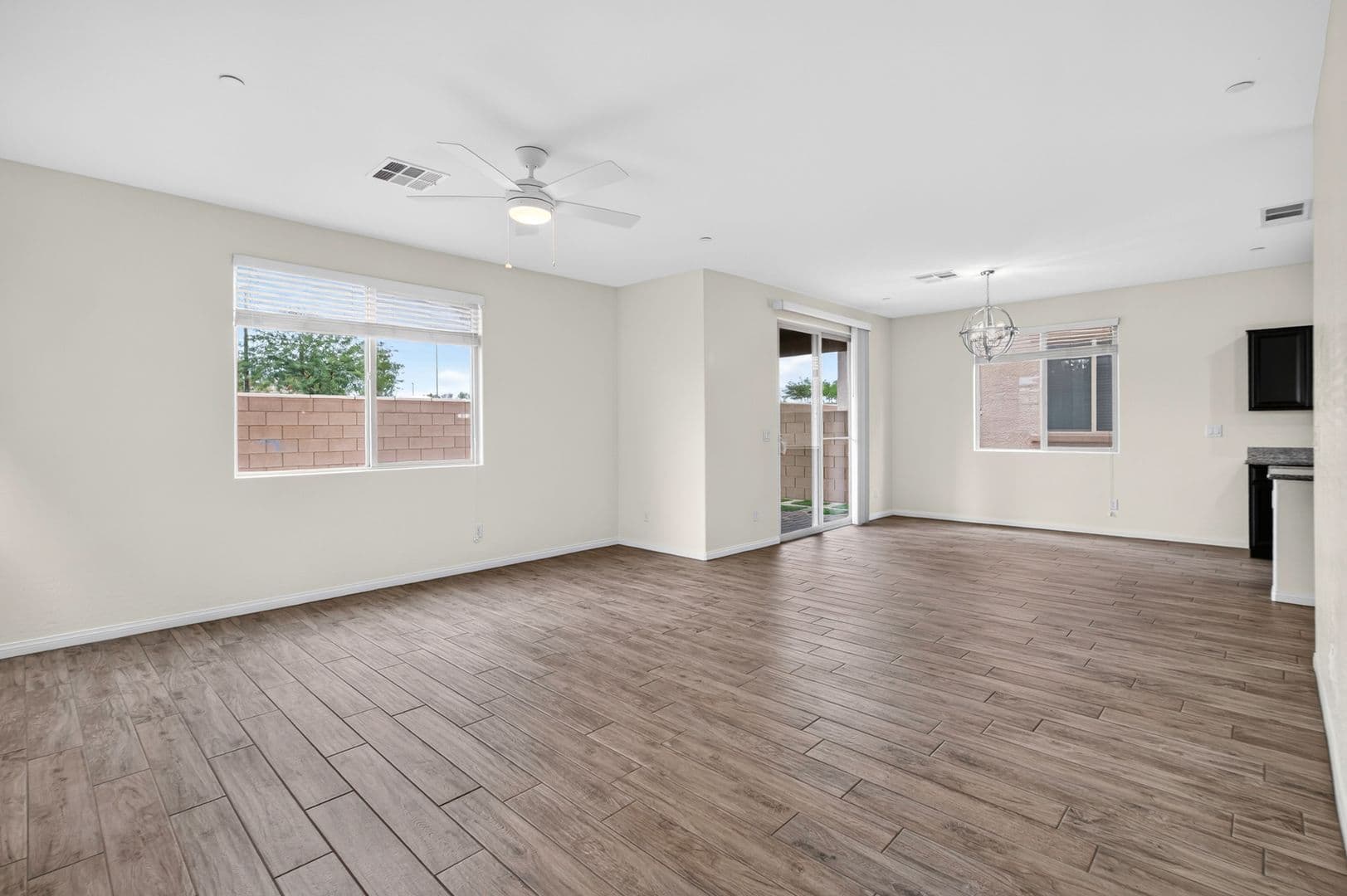 Henderson House: 442 Barcarolle Ln