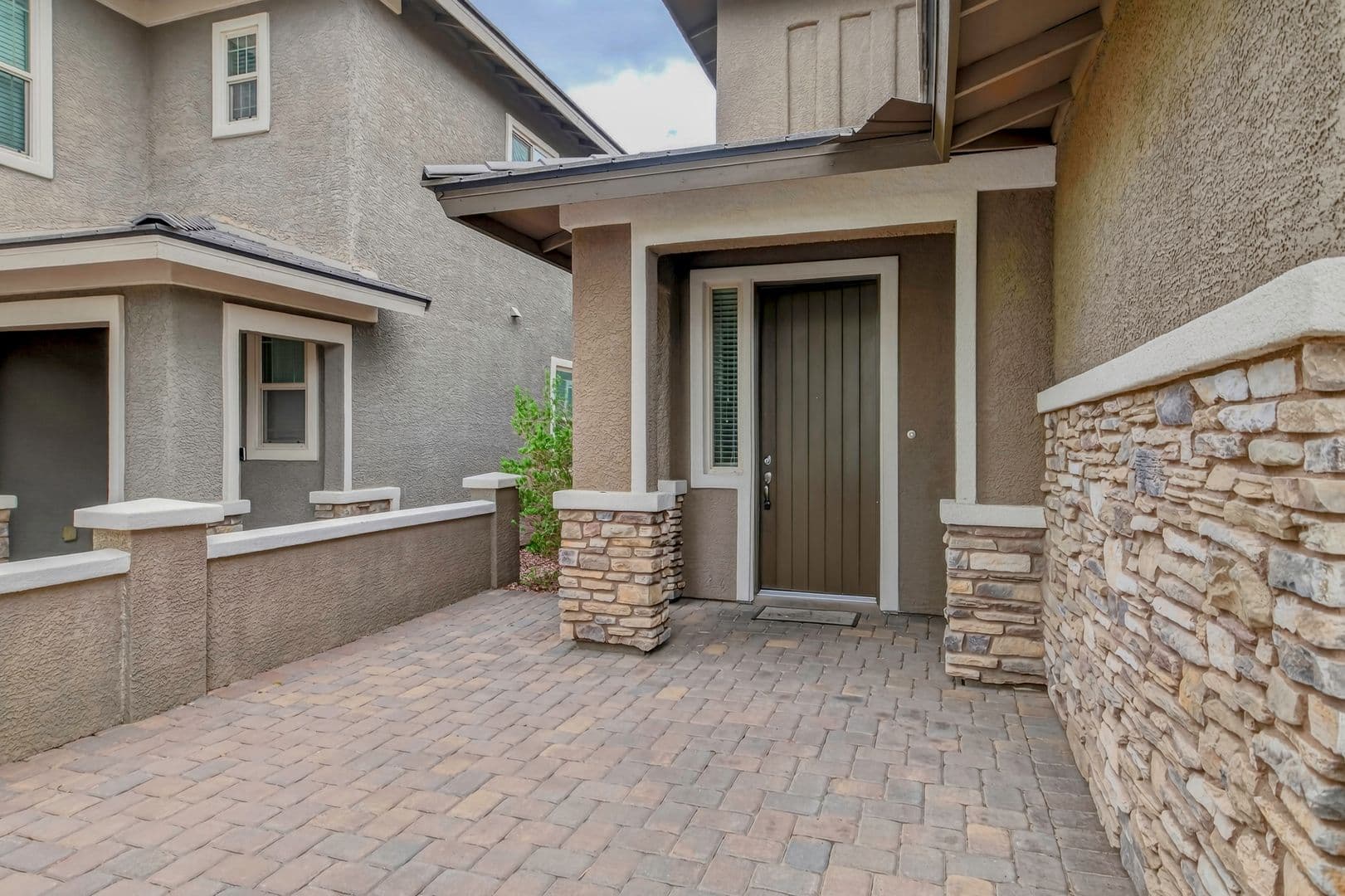 Henderson House: 442 Barcarolle Ln