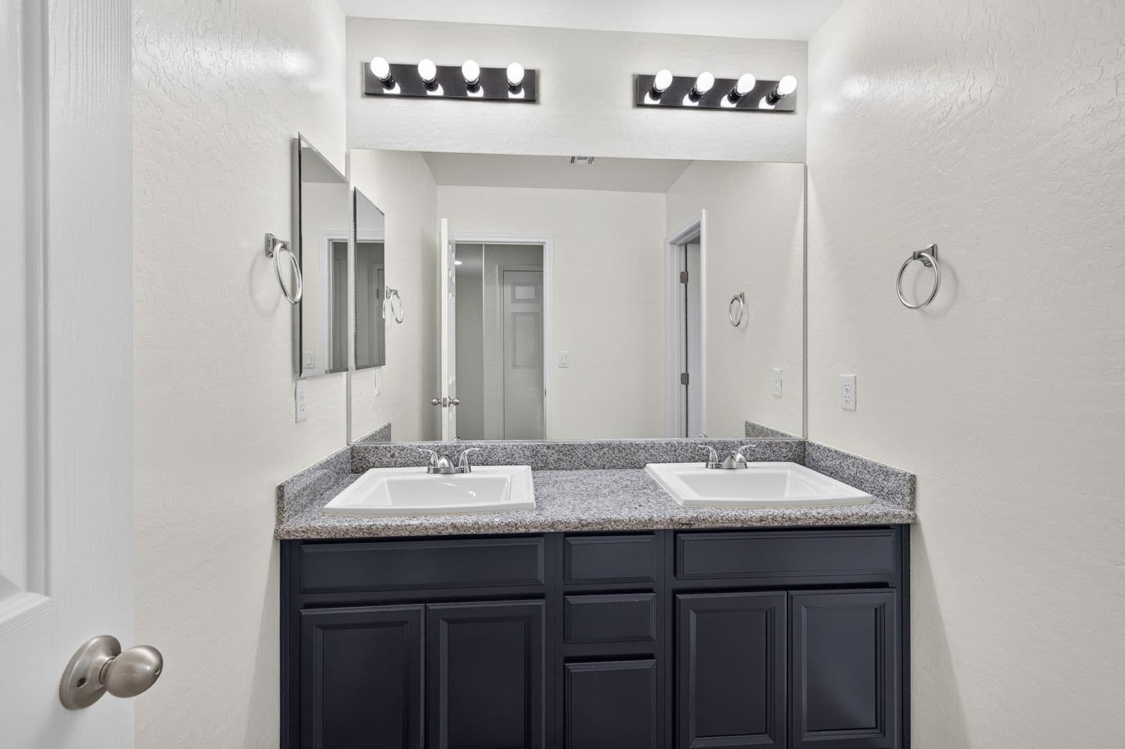 Henderson House: 442 Barcarolle Ln
