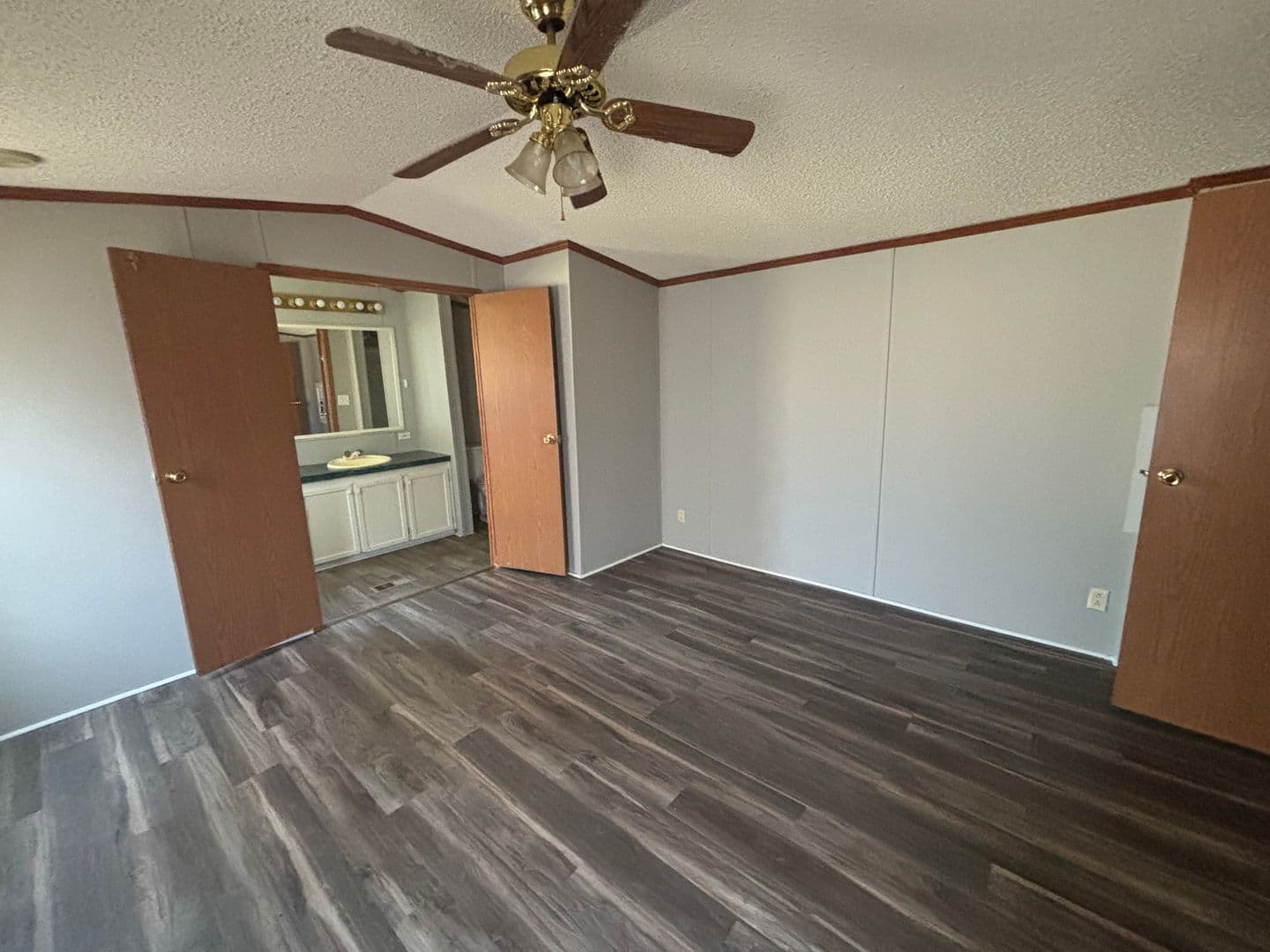 Kinston House: 1517 Avalon Drive