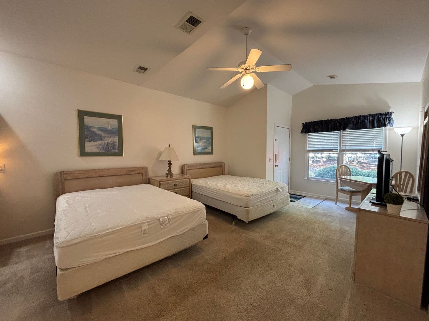 Sunset Beach Condo: 234 Kings Trail