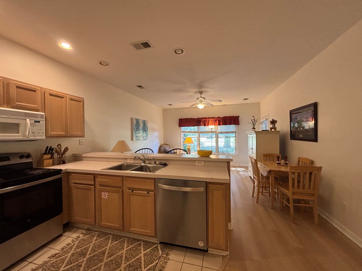 Sunset Beach Condo: 234 Kings Trail