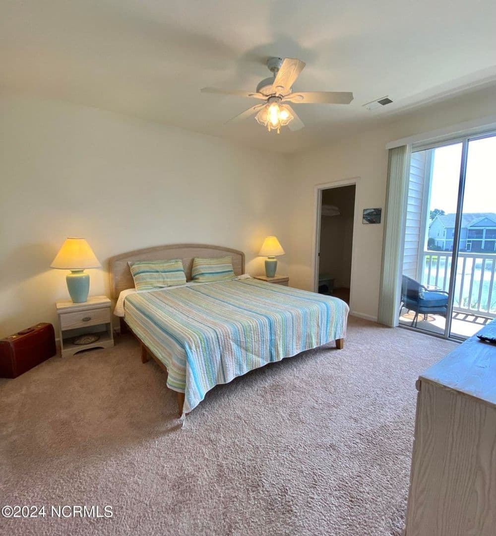 Sunset Beach House: 881 Great Egret Circle SW #59D
