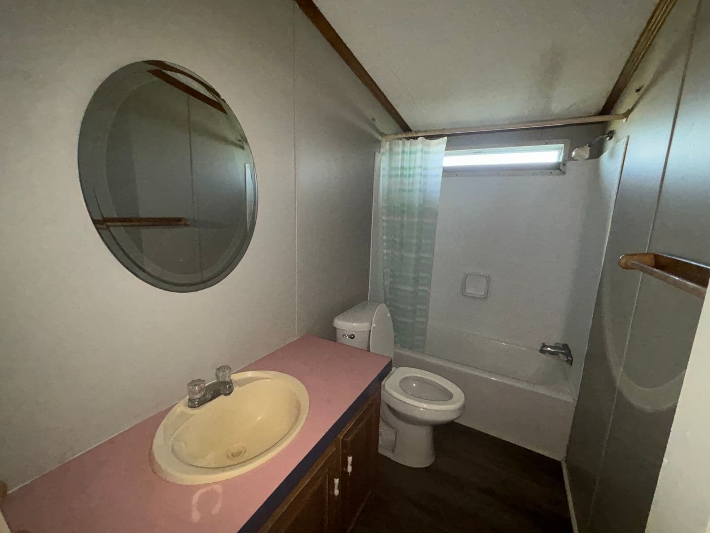Kinston House: 1435 Village Creek Drive