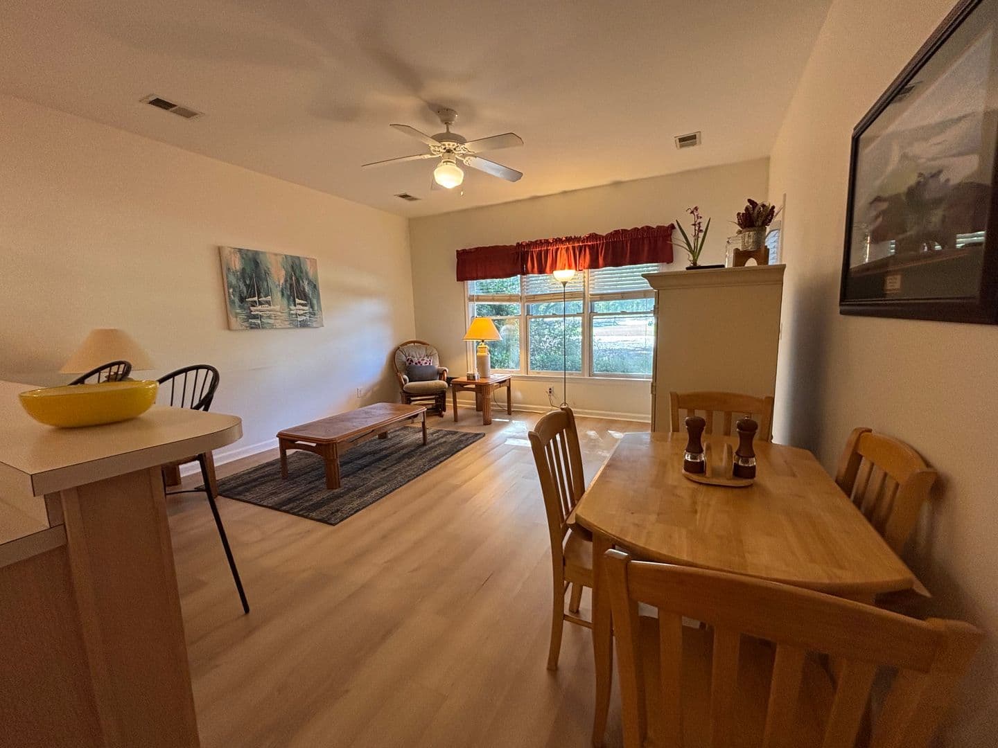 Sunset Beach Condo: 234 Kings Trail
