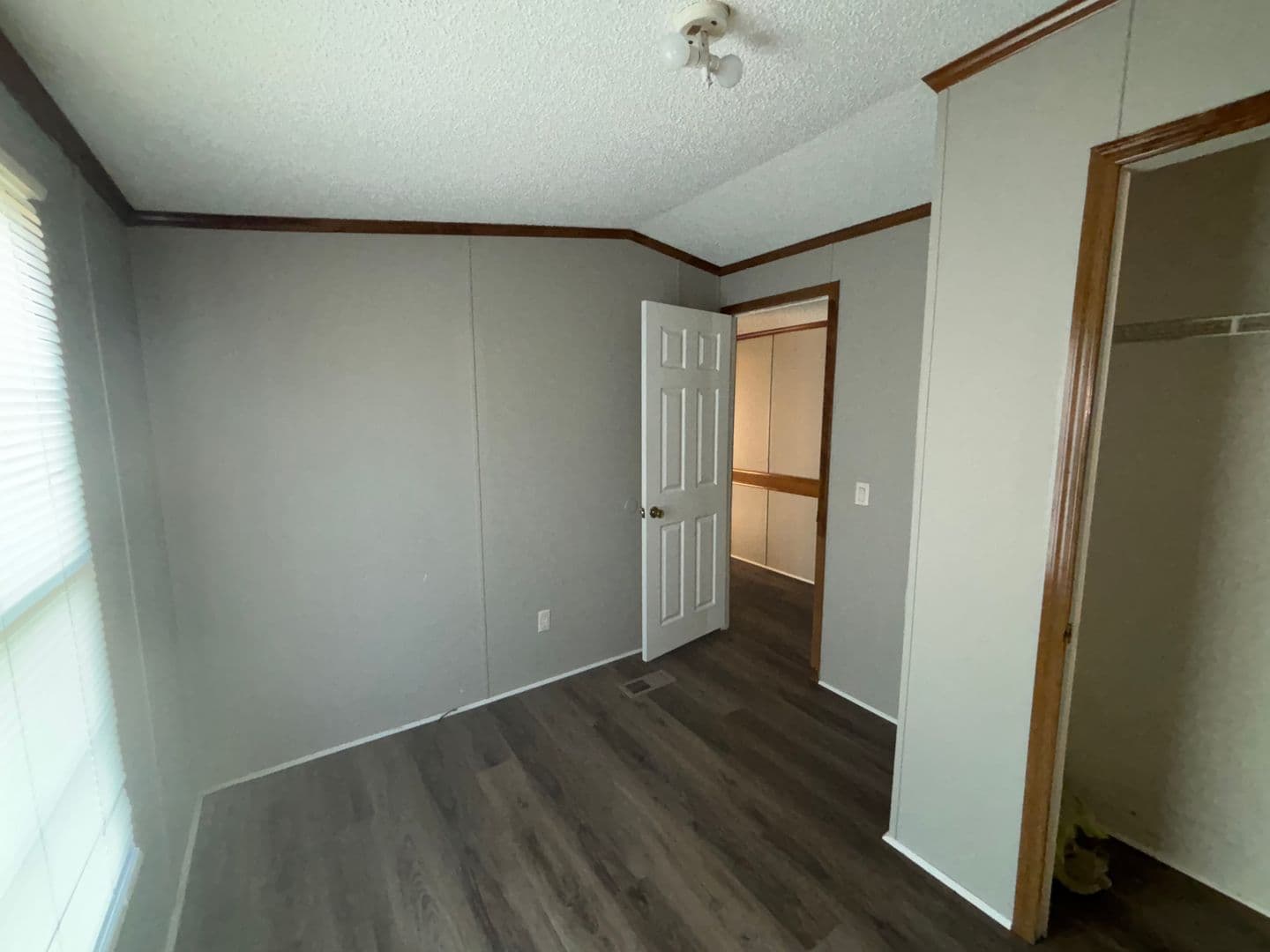 Kinston House: 1435 Village Creek Drive
