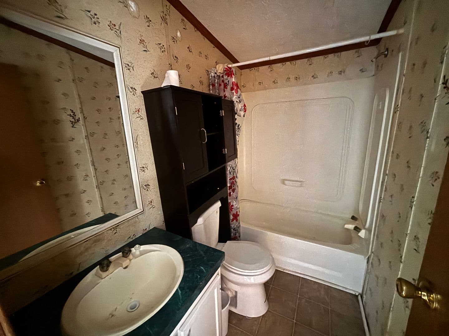 Kinston House: 1517 Avalon Drive