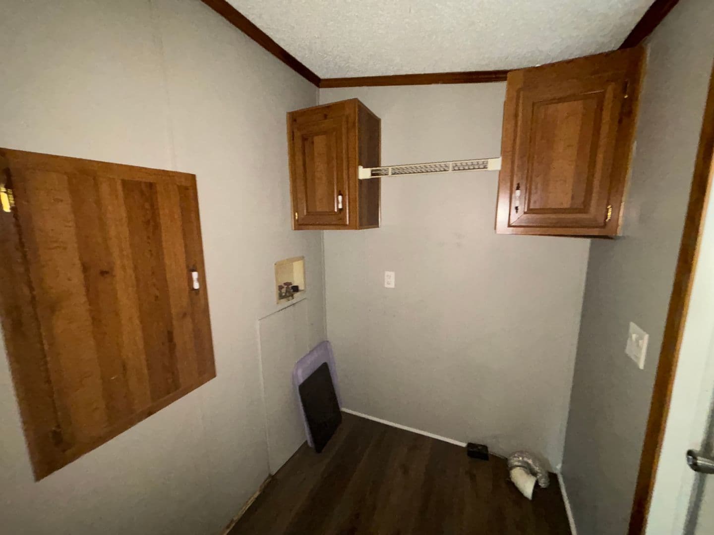 Kinston House: 1435 Village Creek Drive