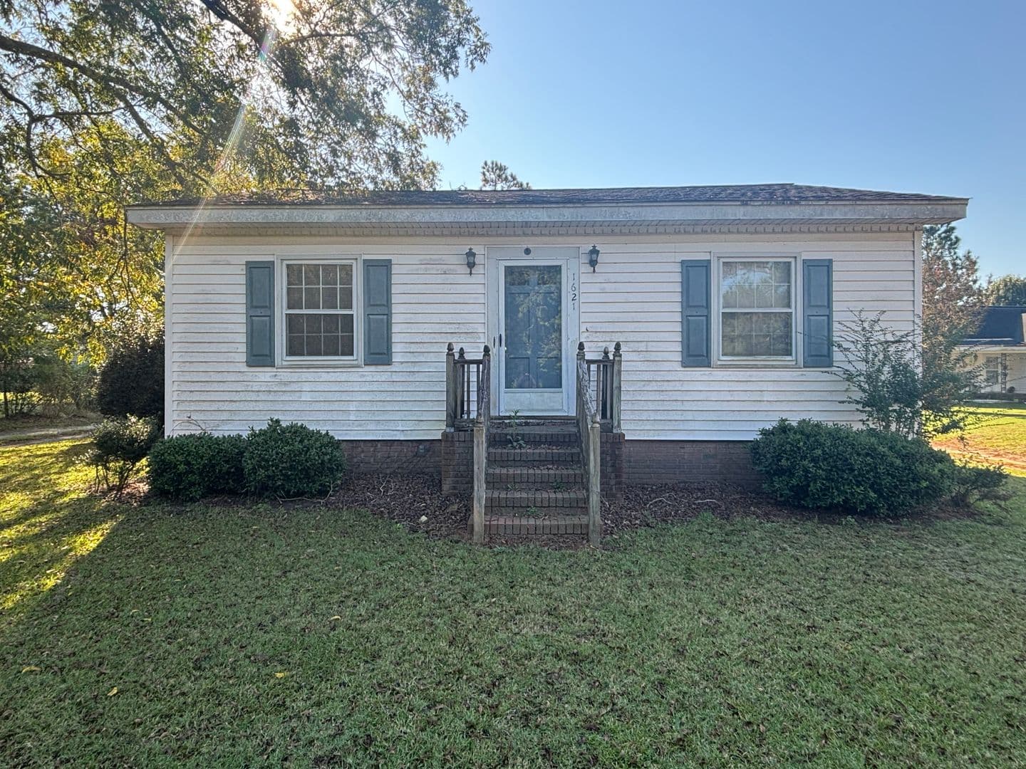 Kinston House: 1621 Elijah Loftin Road