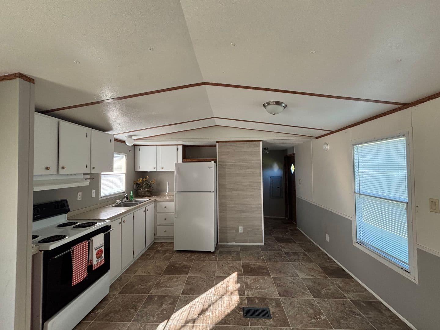 Kinston House: 120 Rockwood Drive