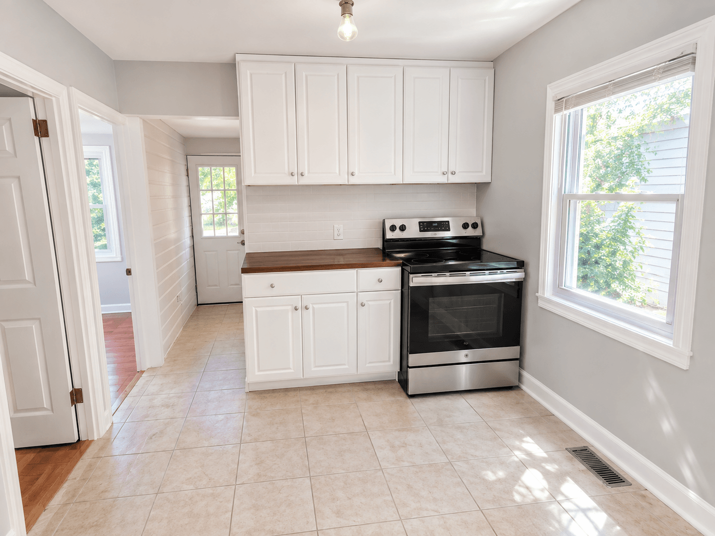 Annapolis House: 407 Oaklawn Avenue
