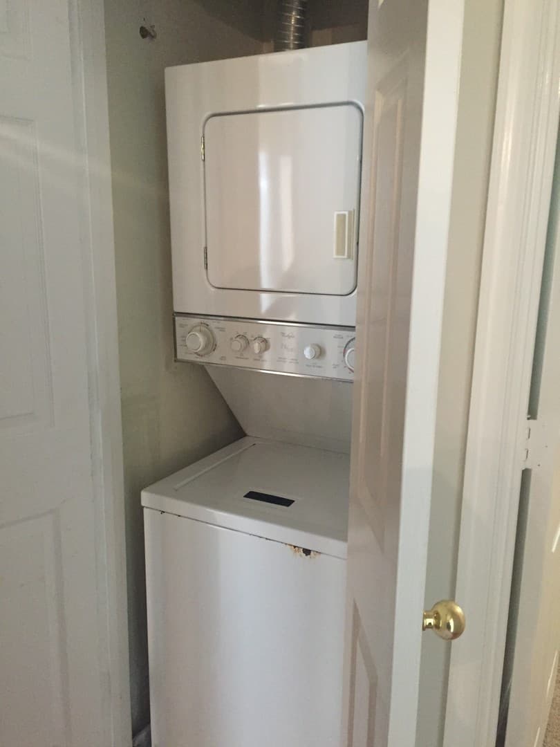 Annapolis House: 603B Admiral Drive #108