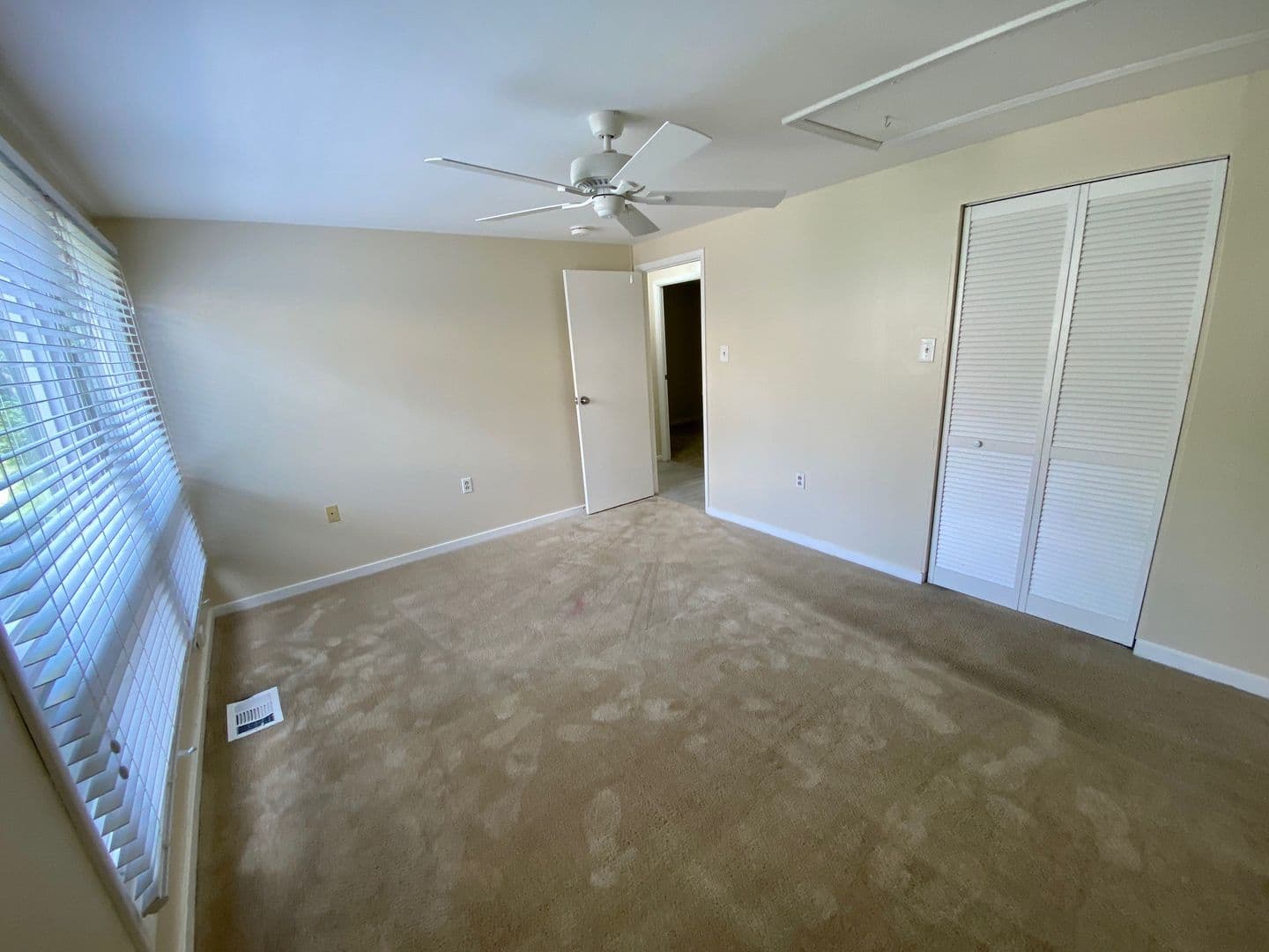 Glen Burnie House: 518 West Court
