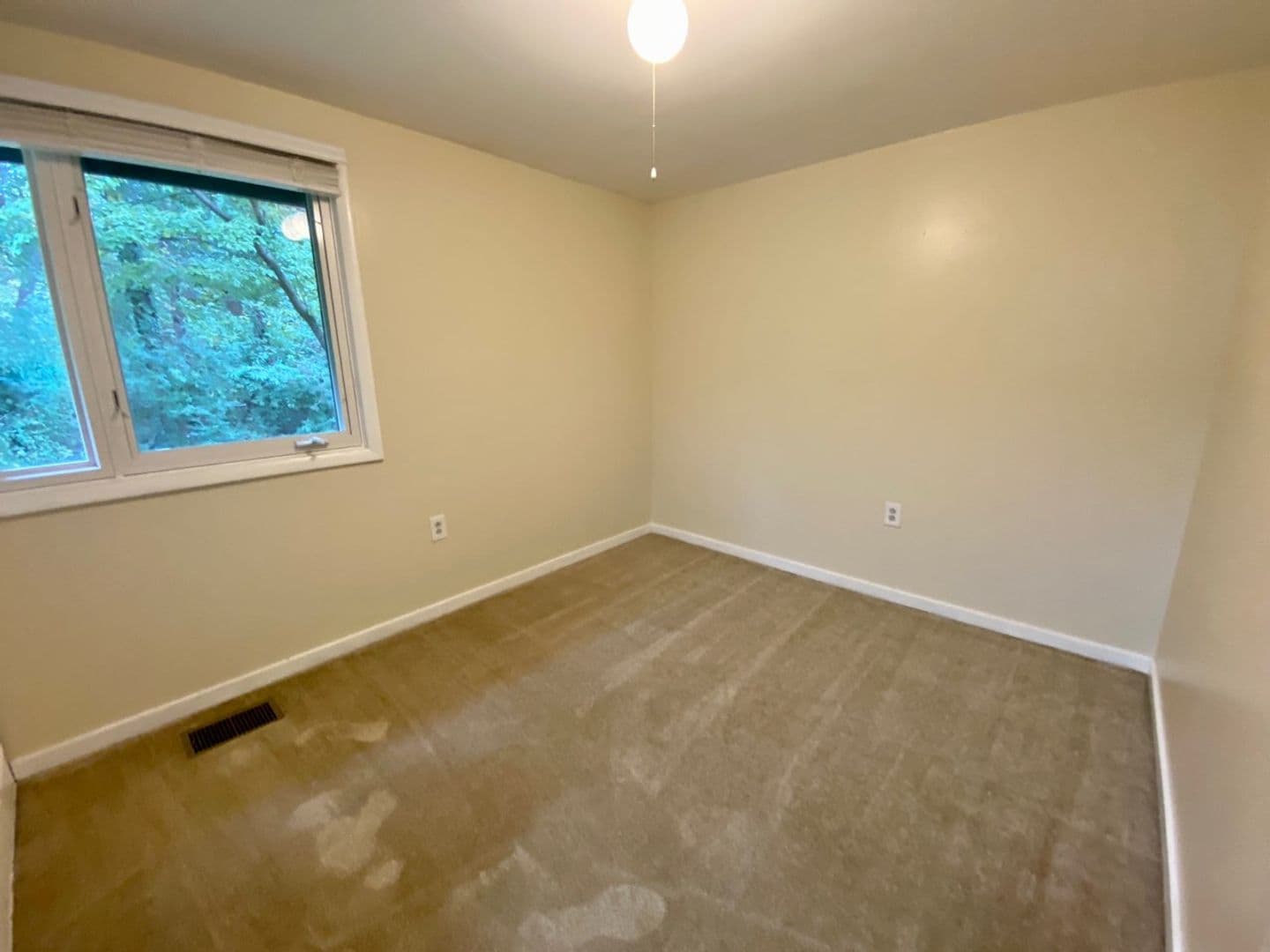 Glen Burnie House: 518 West Court