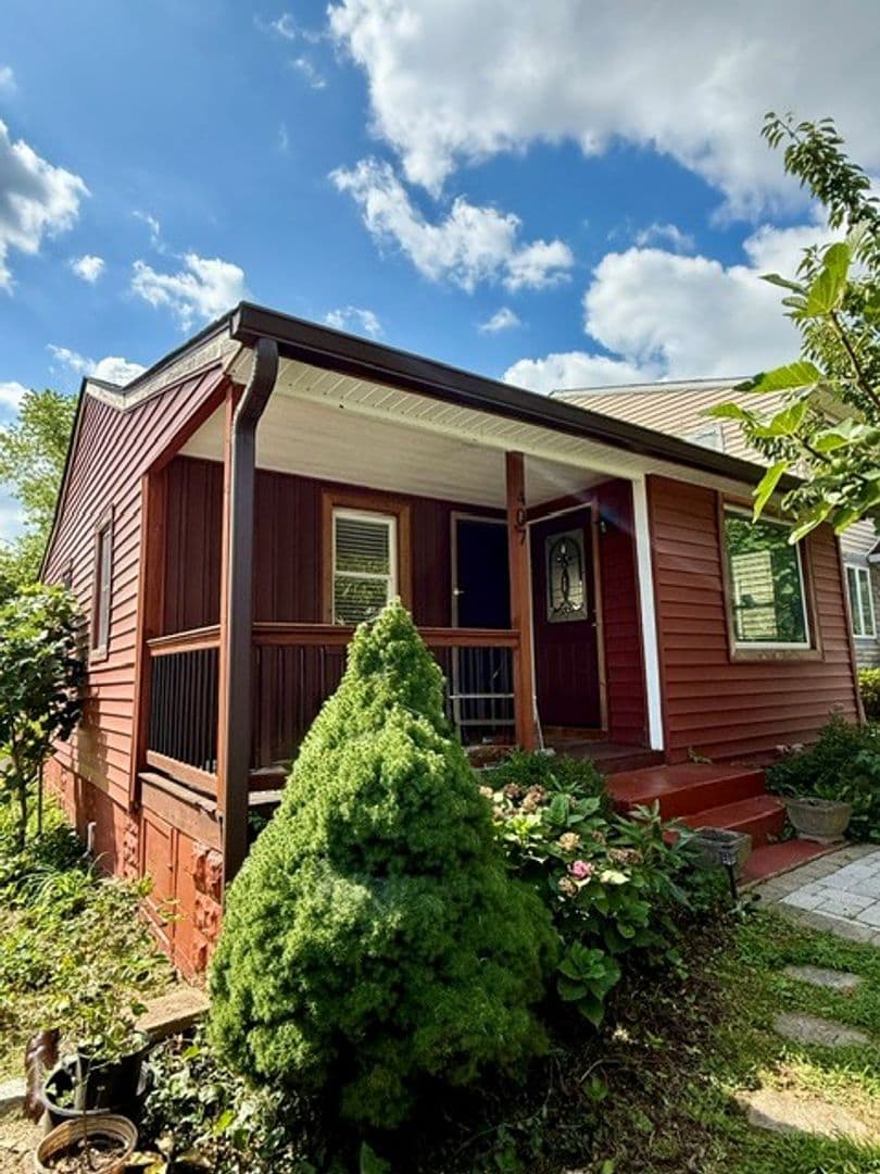Annapolis House: 407 Oaklawn Avenue
