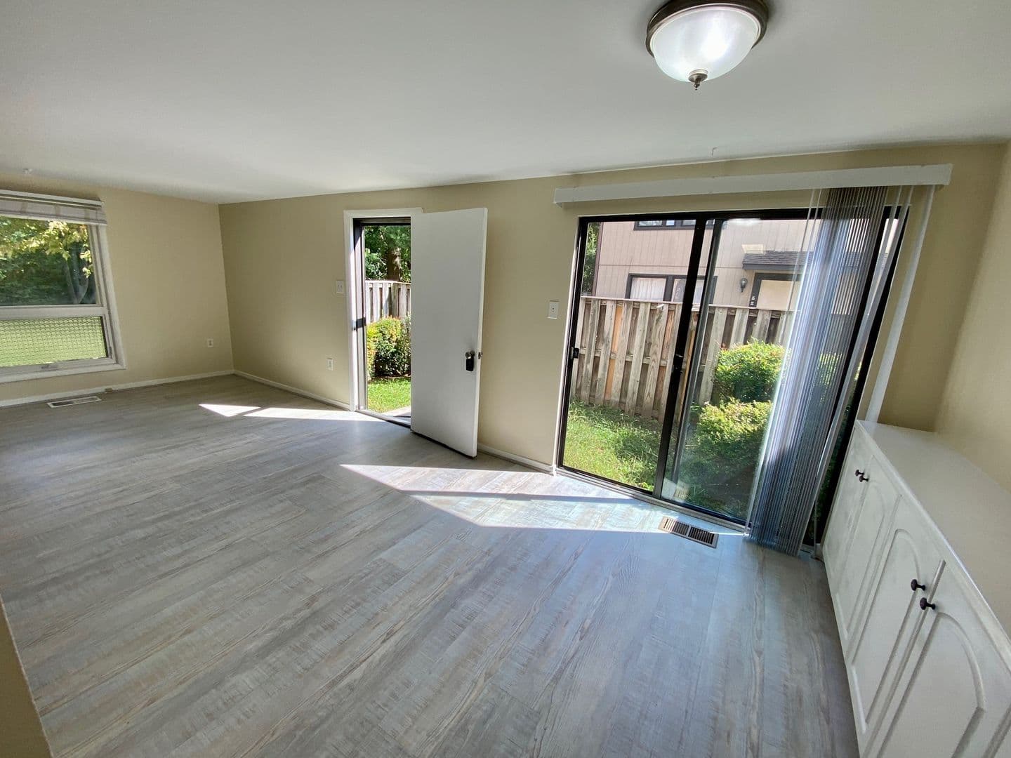 Glen Burnie House: 518 West Court