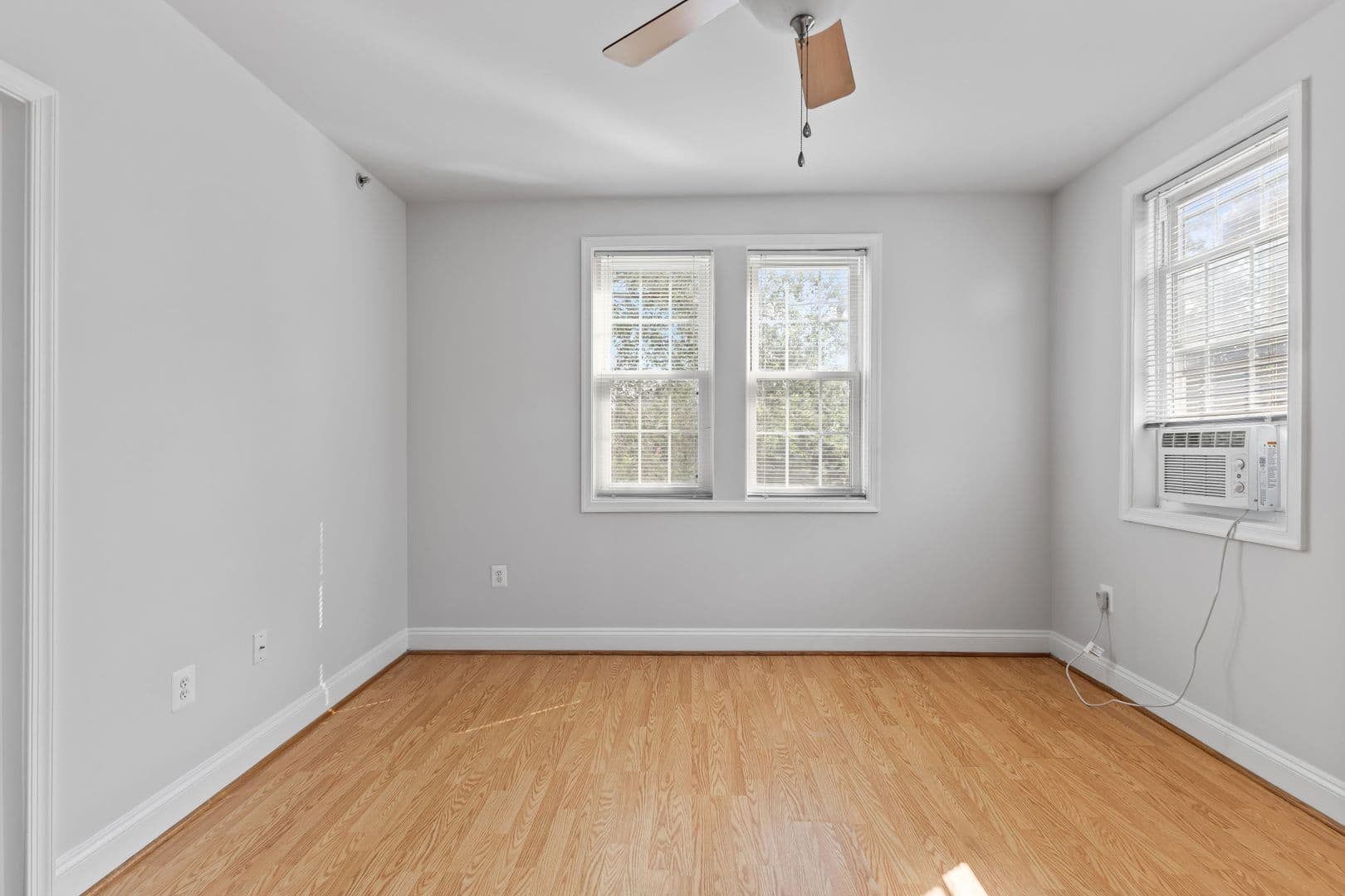 Severna Park Apartment: 321 Magothy Road