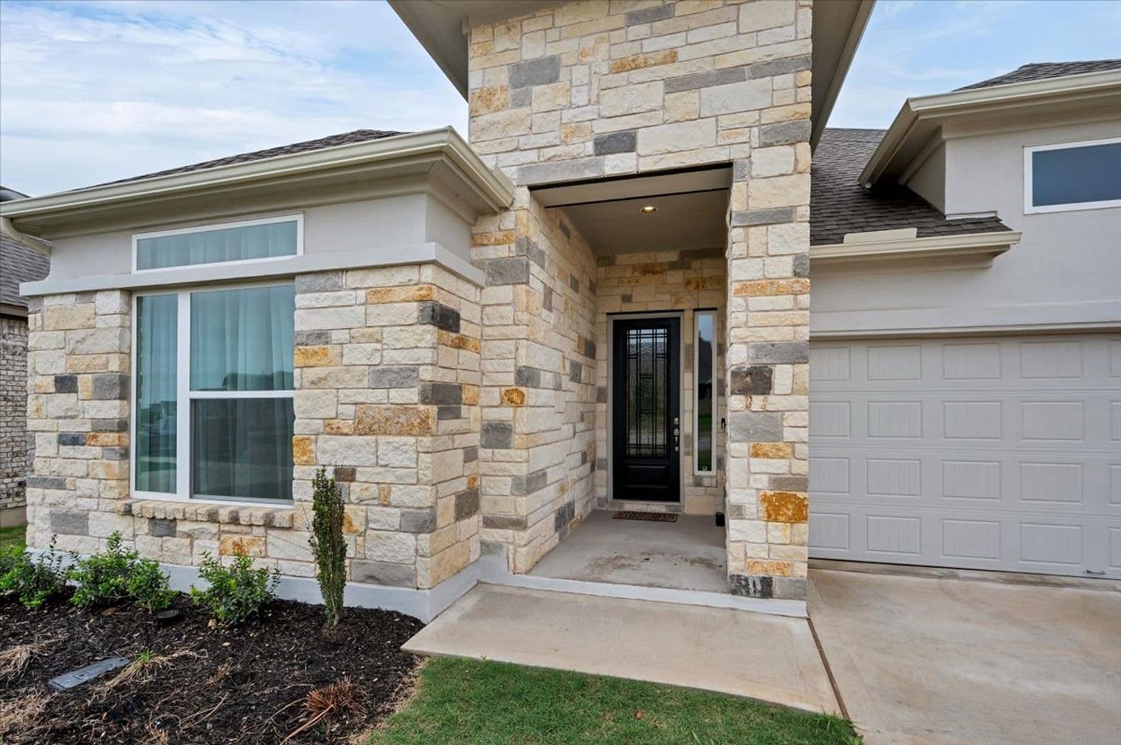 Kyle House: 135 Independence Dr