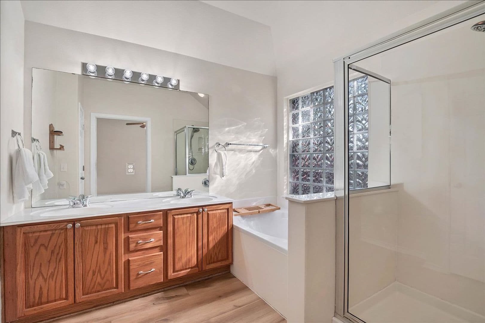 Austin House: 409 Carismatic Lane