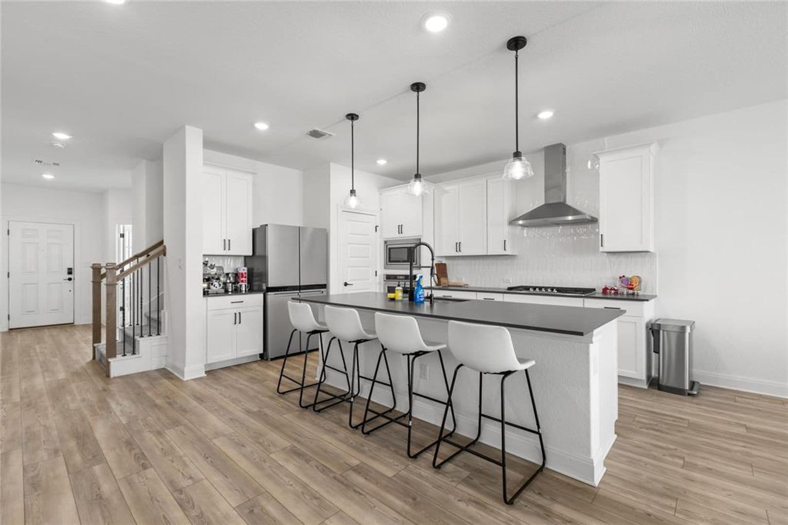 Manor House: 12120 Paseo De Los Lagos Ln