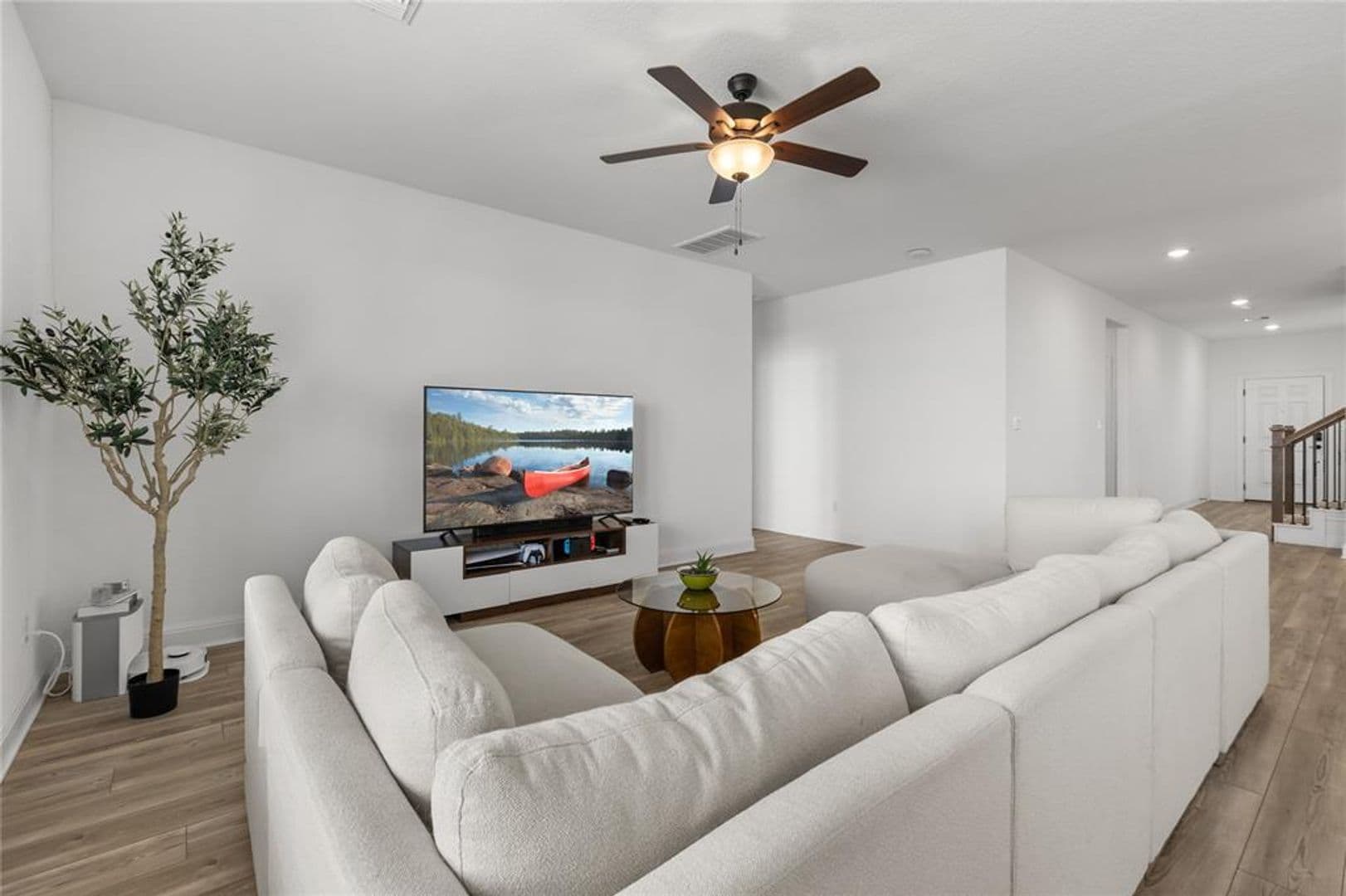 Manor House: 12120 Paseo De Los Lagos Ln