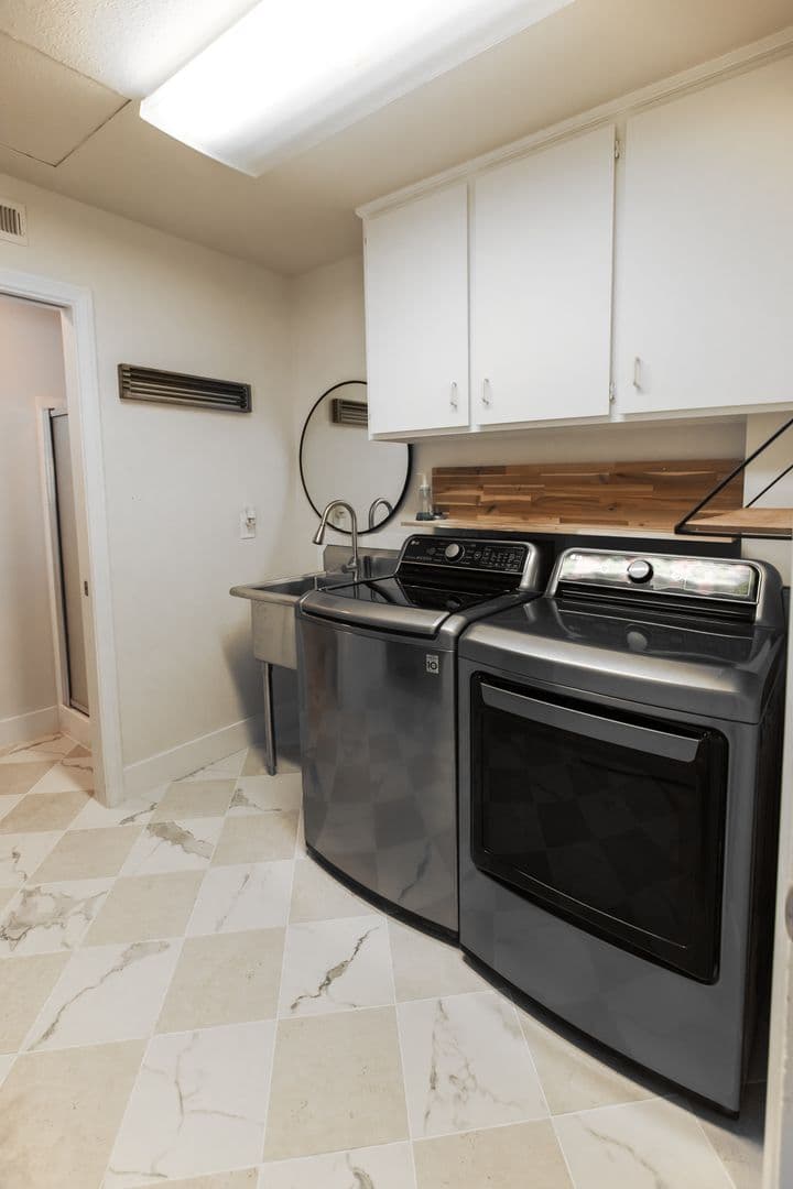 Yucca Valley House: 9039 Hermosa Avenue