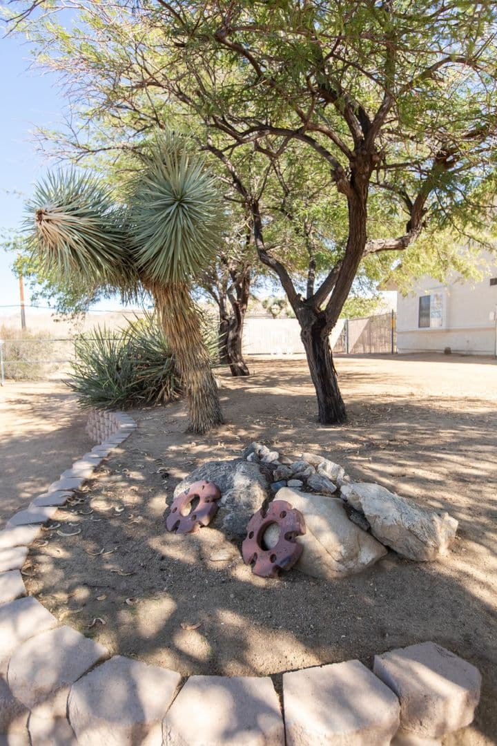 Yucca Valley House: 9039 Hermosa Avenue