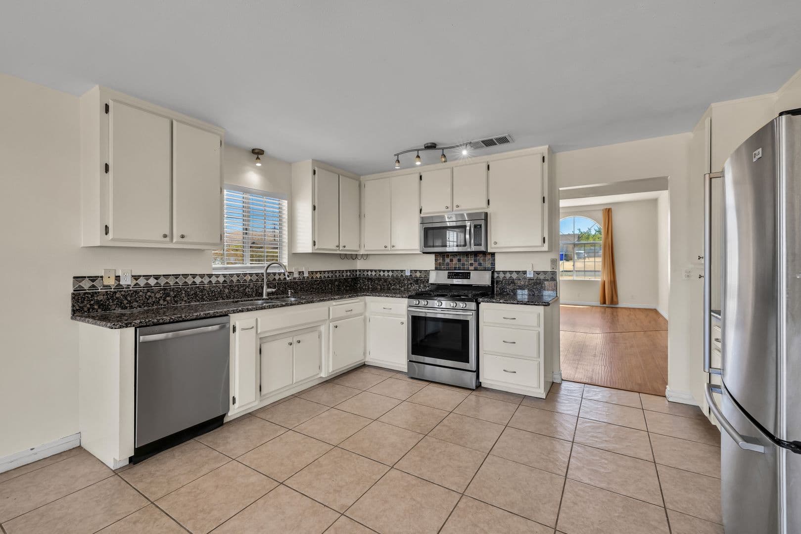 Yucca Valley House: 58832 Natoma Trail