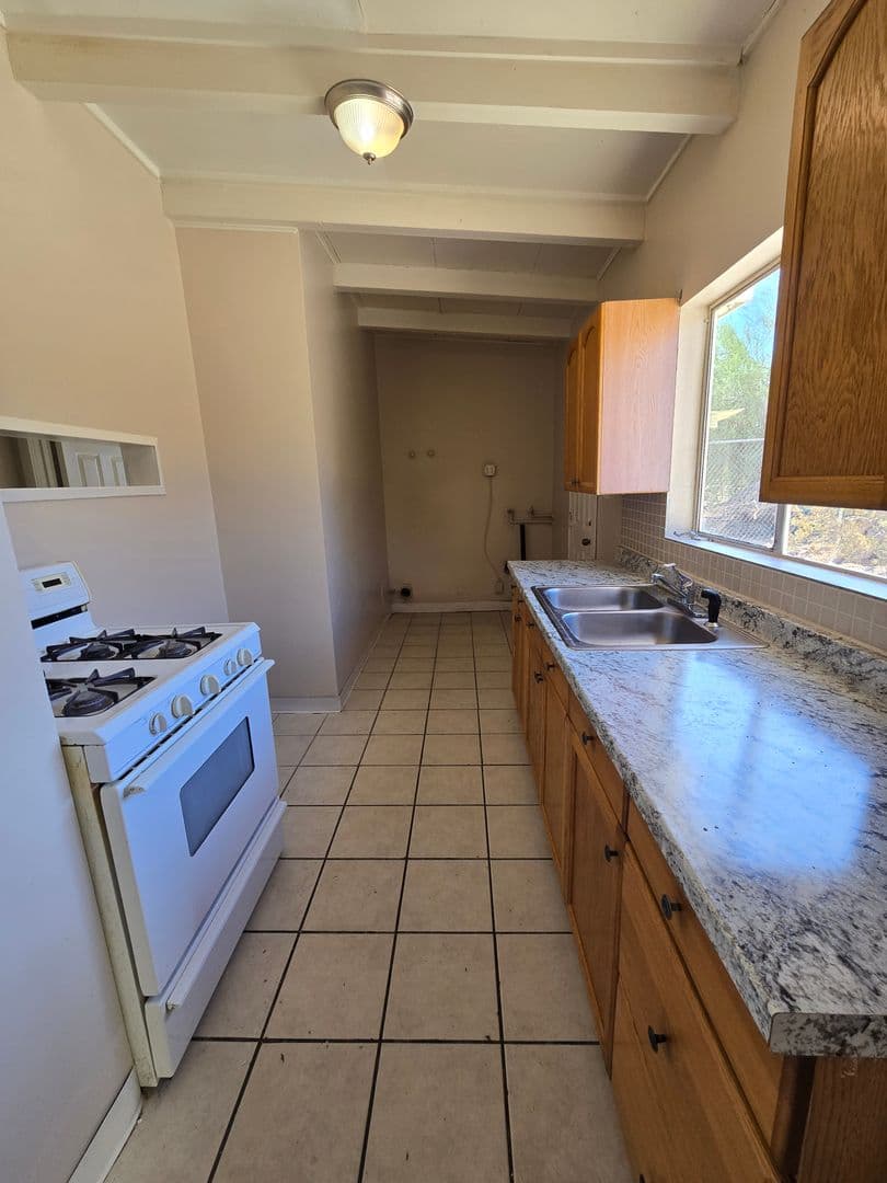 Twentynine Palms House: 74955 Alta Loma Drive