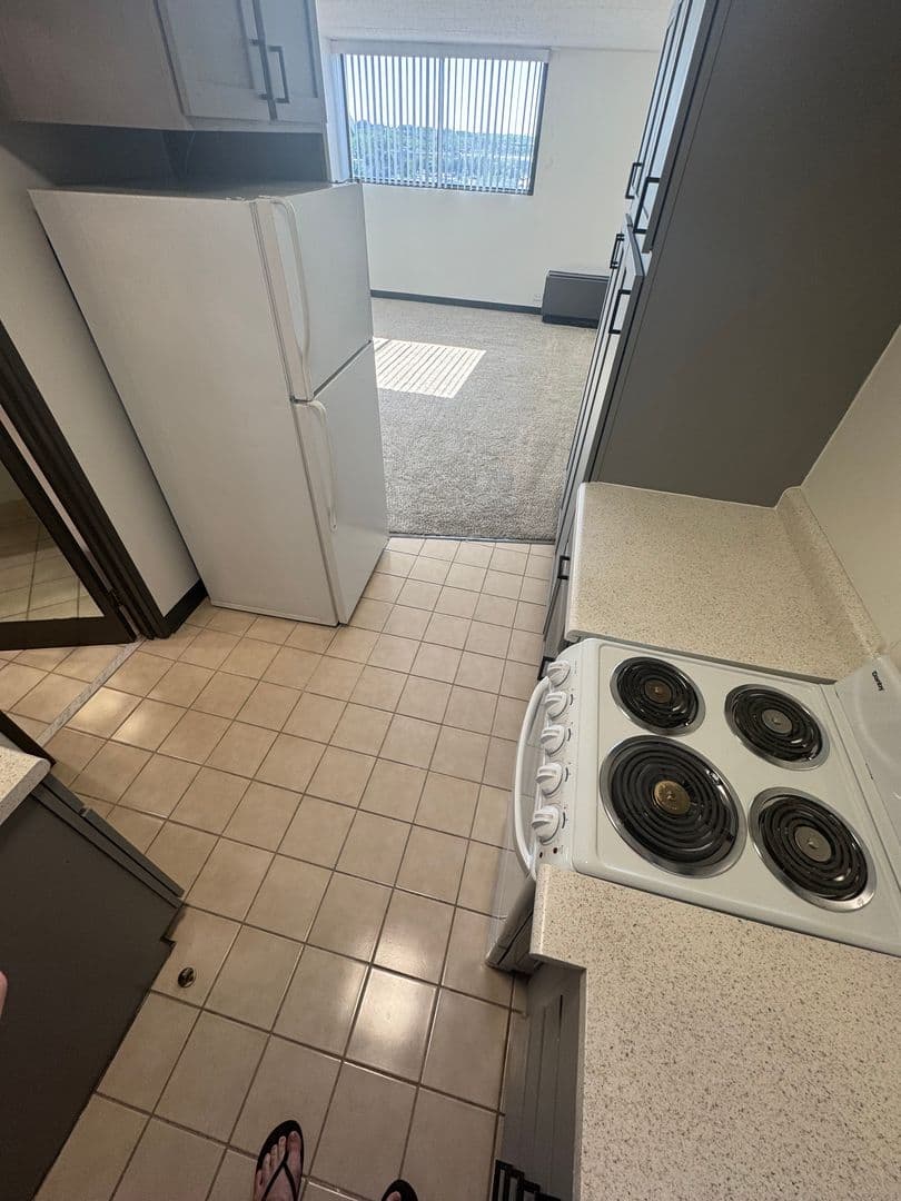 Clive Apartment: 11428 Forest Ave
