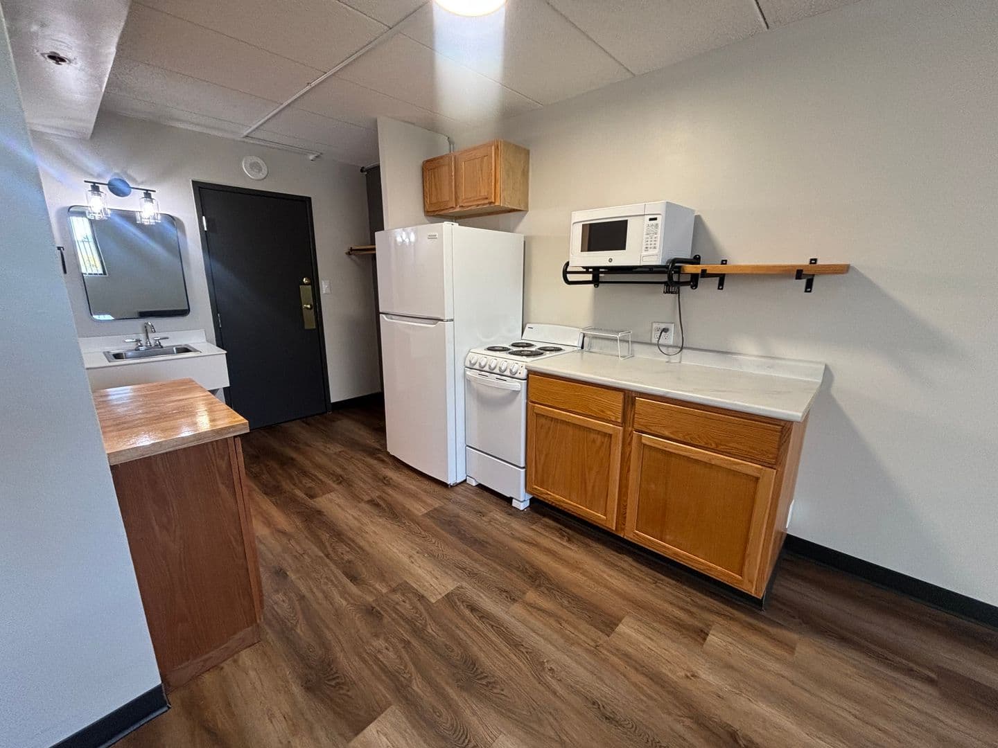 Clive Apartment: 11040 Hickman Road