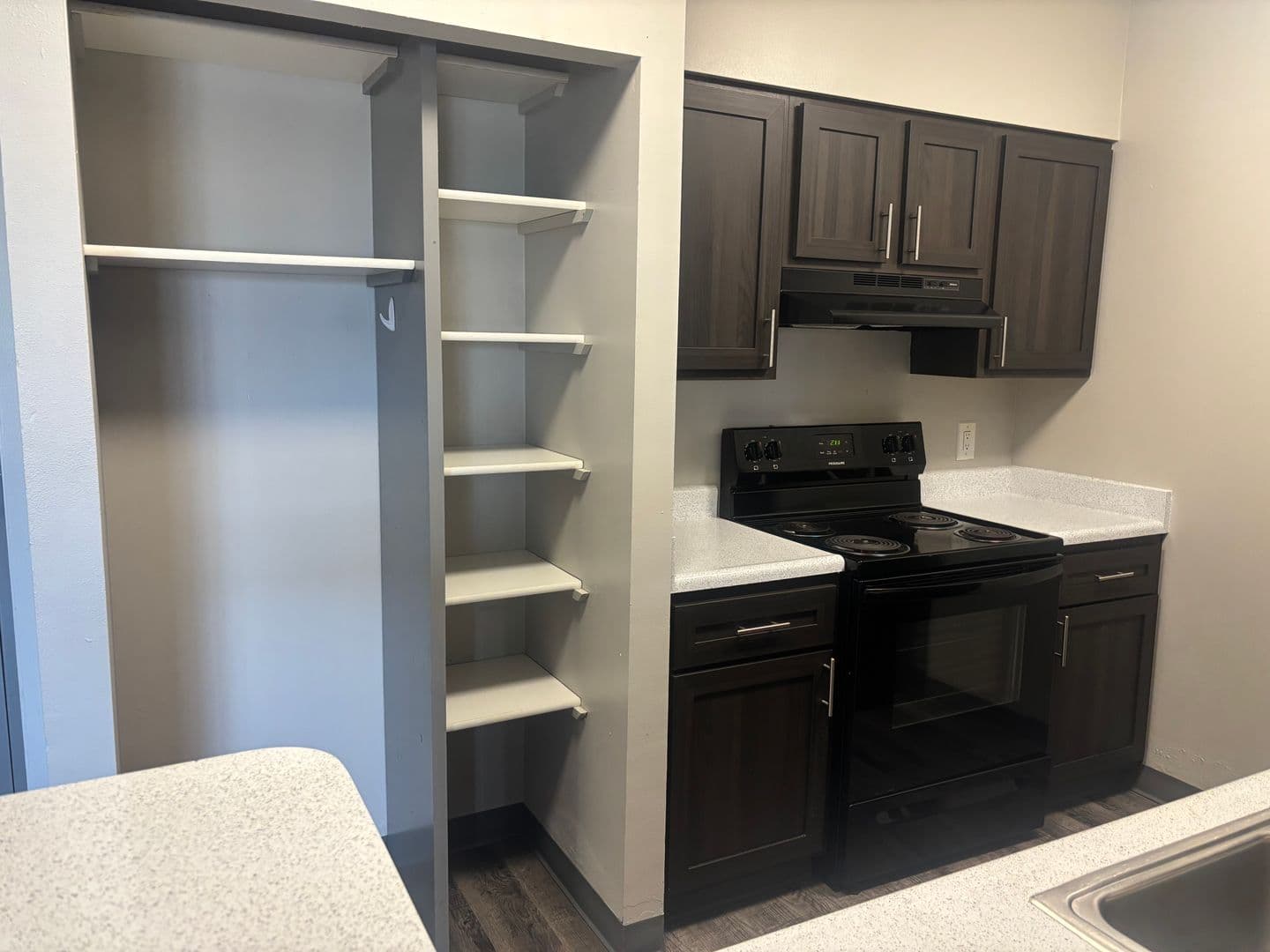 Des Moines Apartment: 2270 Bell Ave