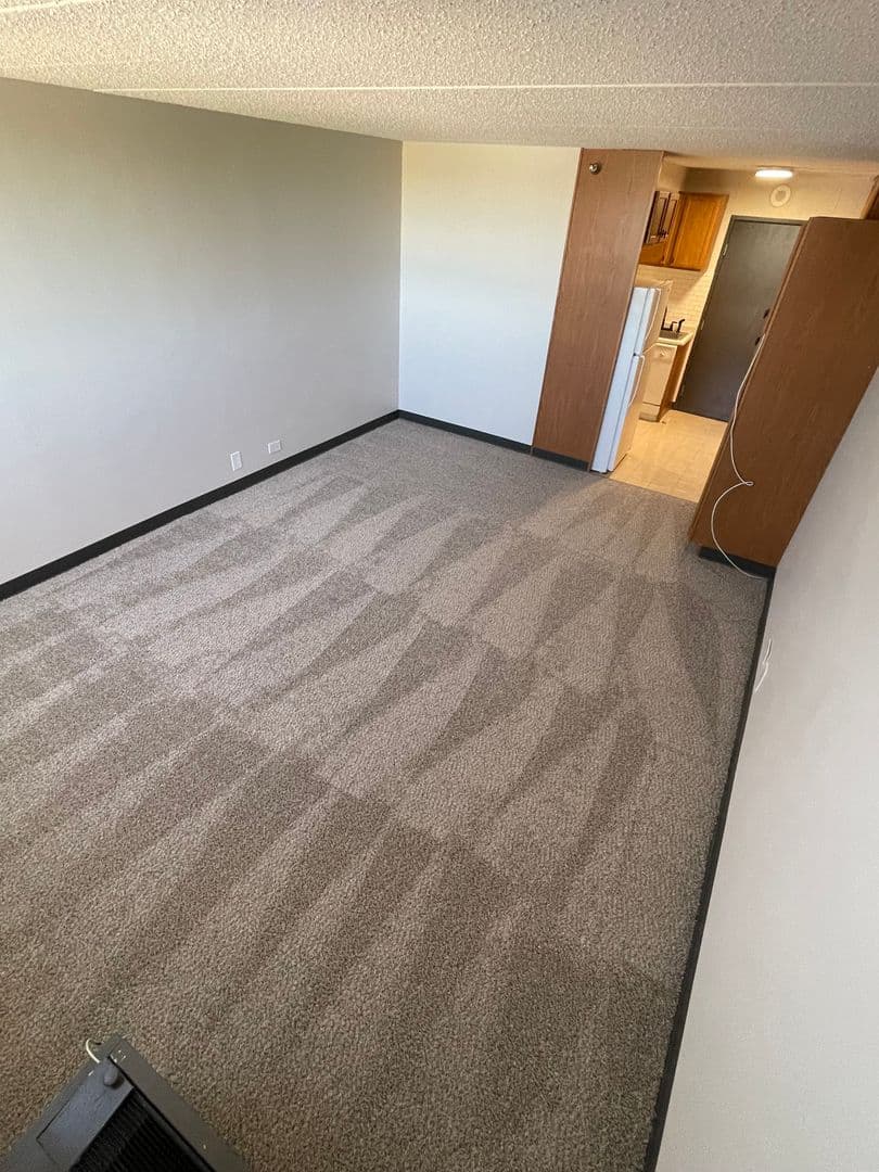 Clive Apartment: 11040 Hickman Road