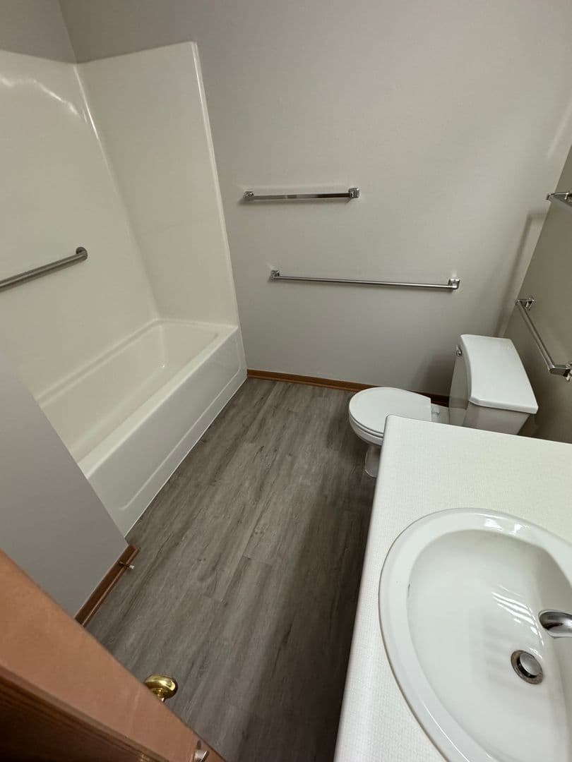 West Des Moines Apartment: 2625 Vine Street