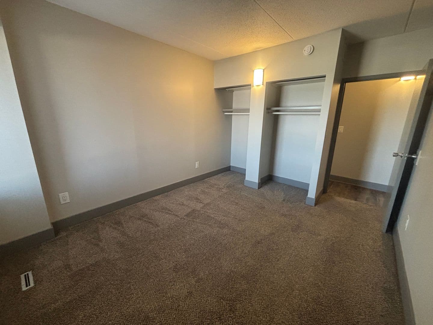 Des Moines Apartment: 2270 Bell Ave