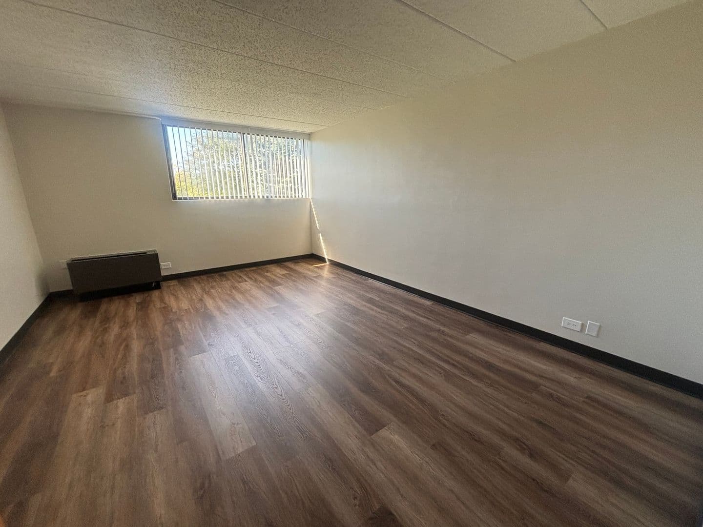 Clive Apartment: 11040 Hickman Road