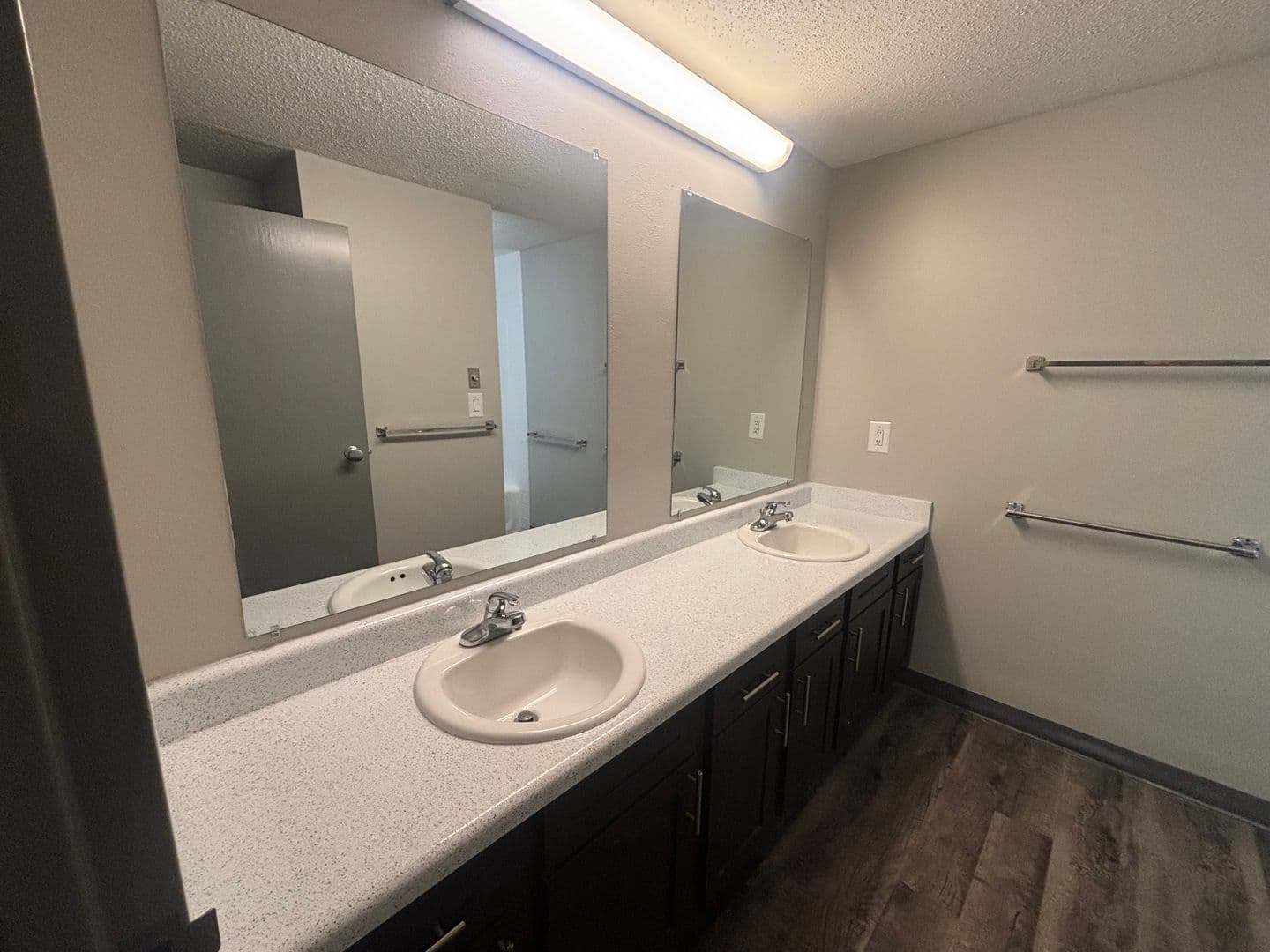 Des Moines Apartment: 2270 Bell Ave