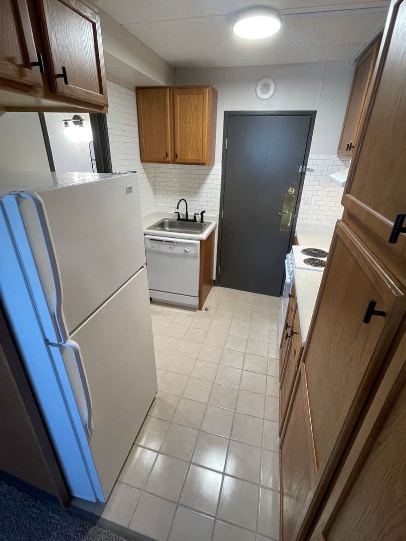 Clive Apartment: 11040 Hickman Road