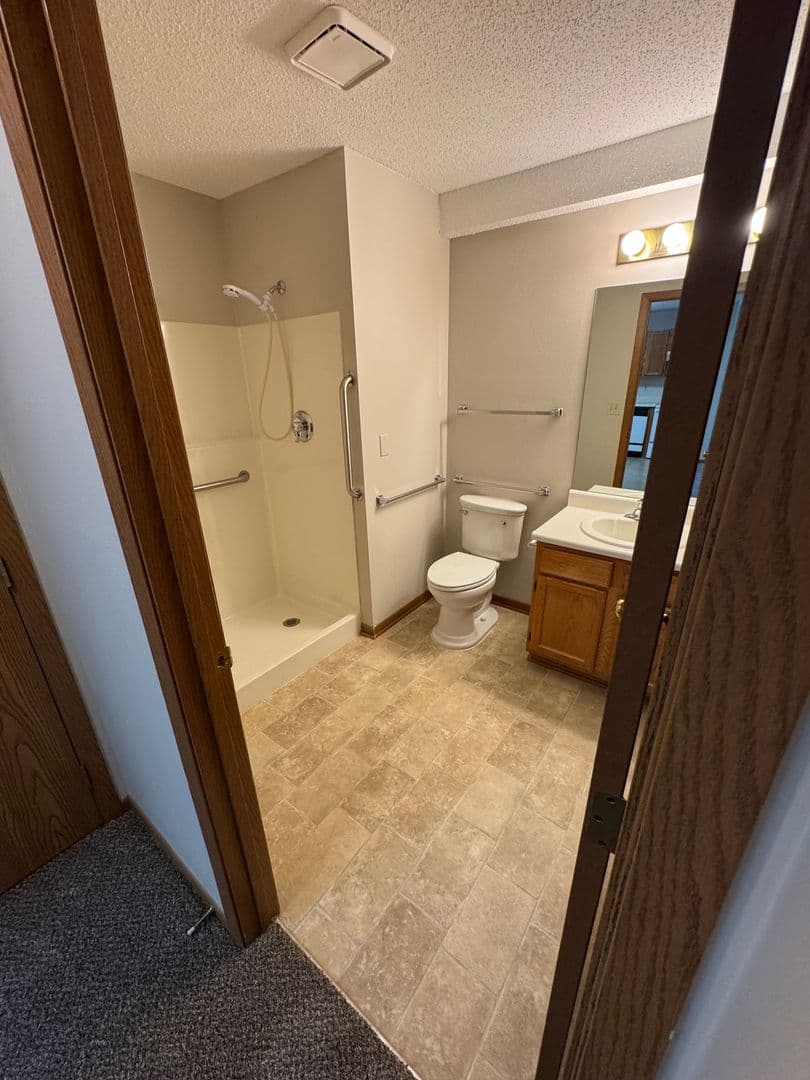 West Des Moines Apartment: 2625 Vine Street